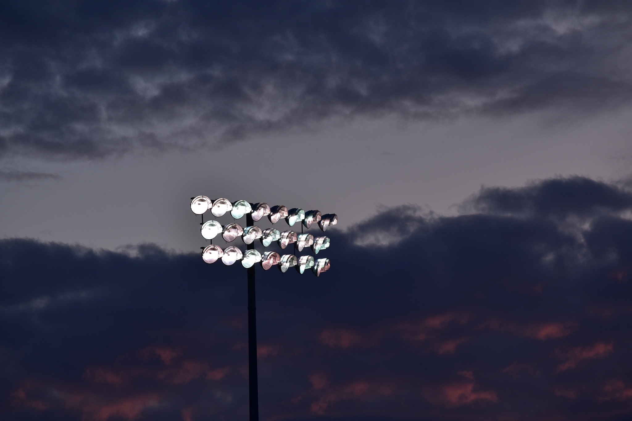 深夜情感电台：抚慰心灵的温暖陪伴