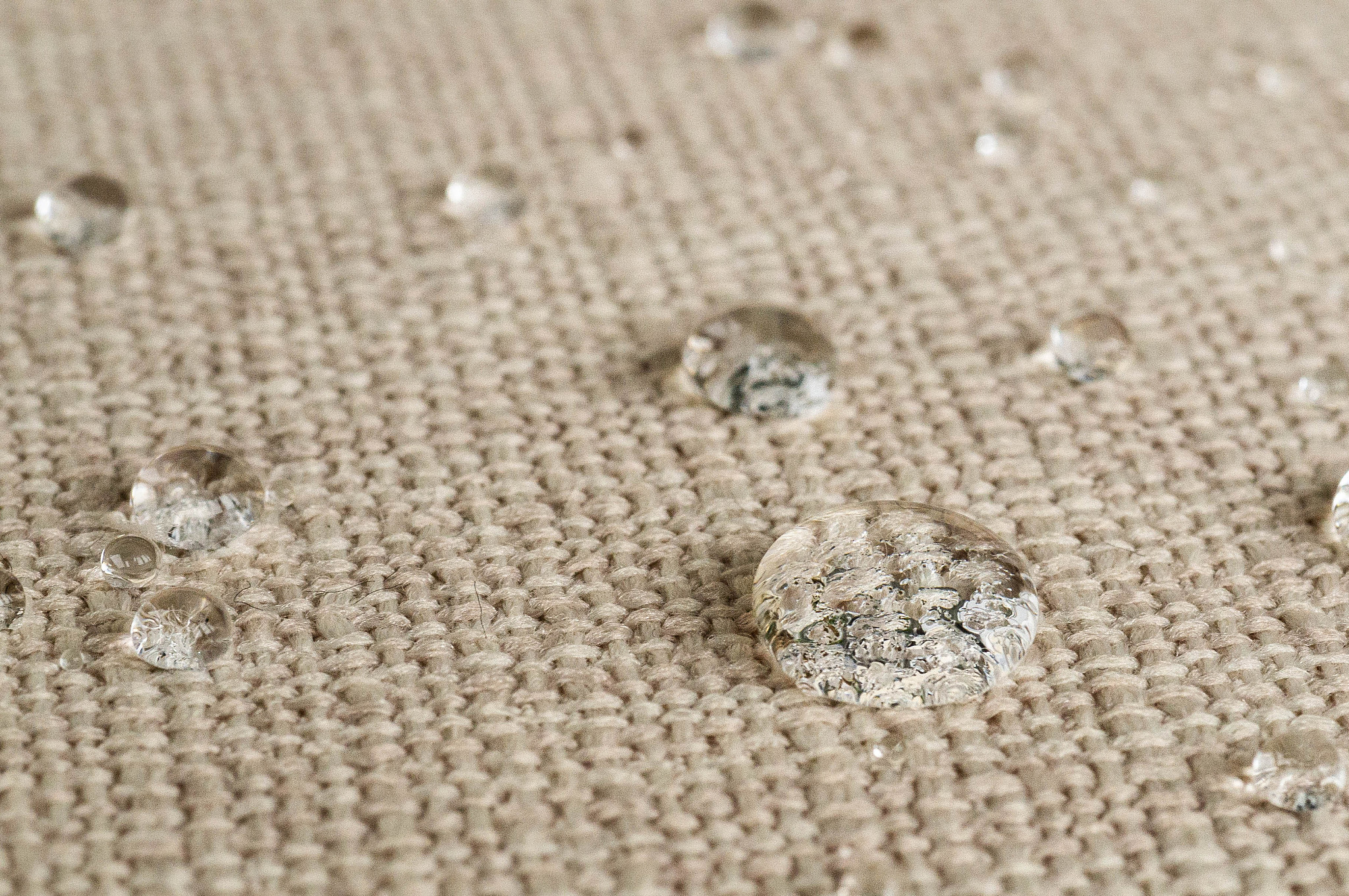 疏水相互作用强还是范德华力强 疏水相互作用强还是范德华力强