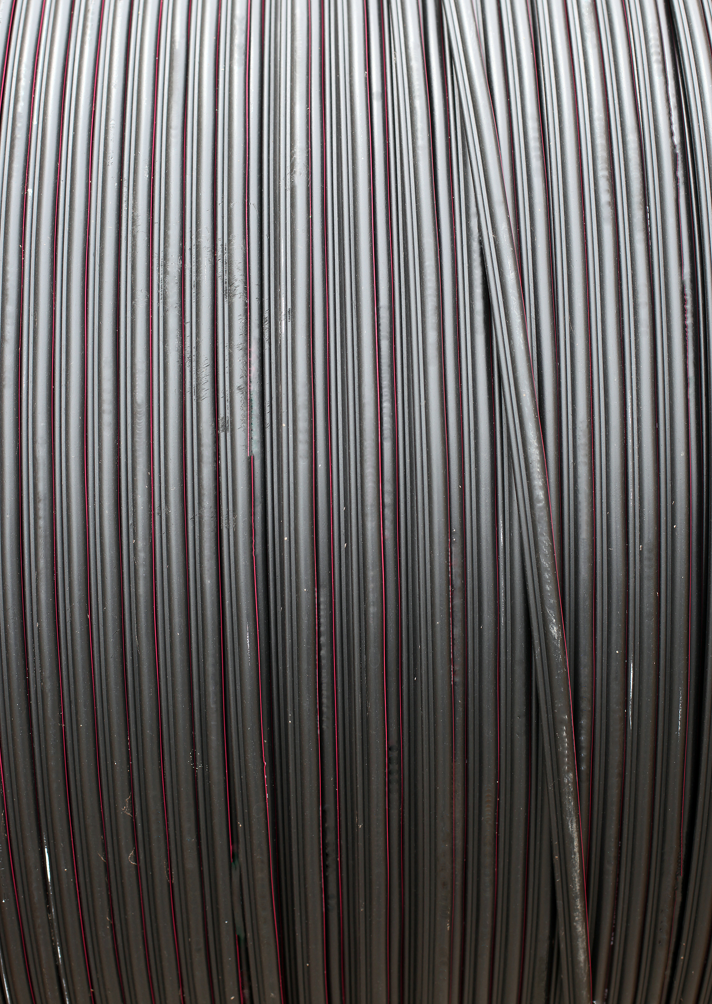 铝线与磁条间加PBT玻纤塑料对磁导率的影响