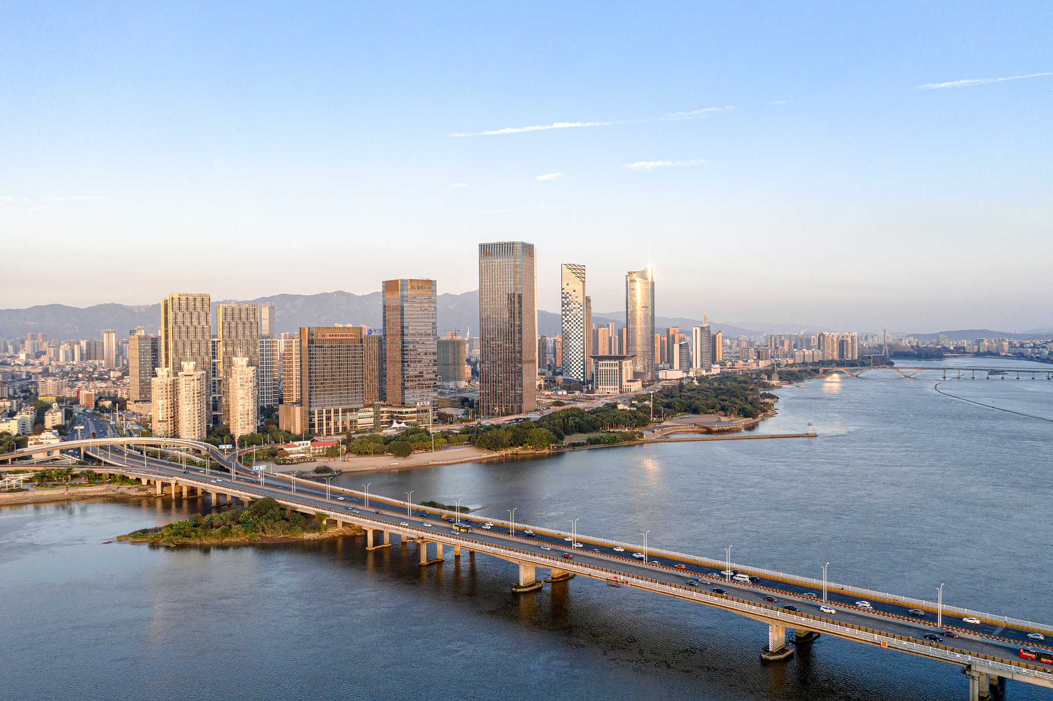 中国福州滨水城市风光