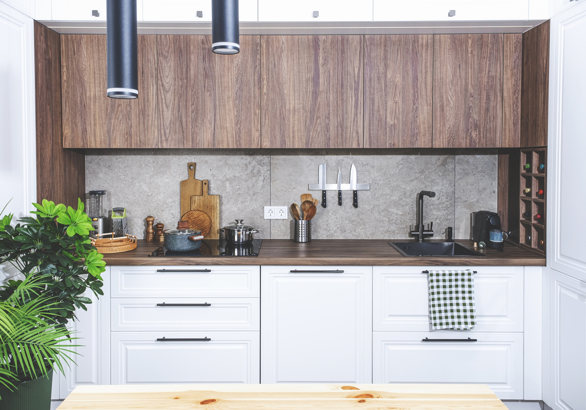 小户型厨房橱柜做多宽合适帮我用210字详细描述