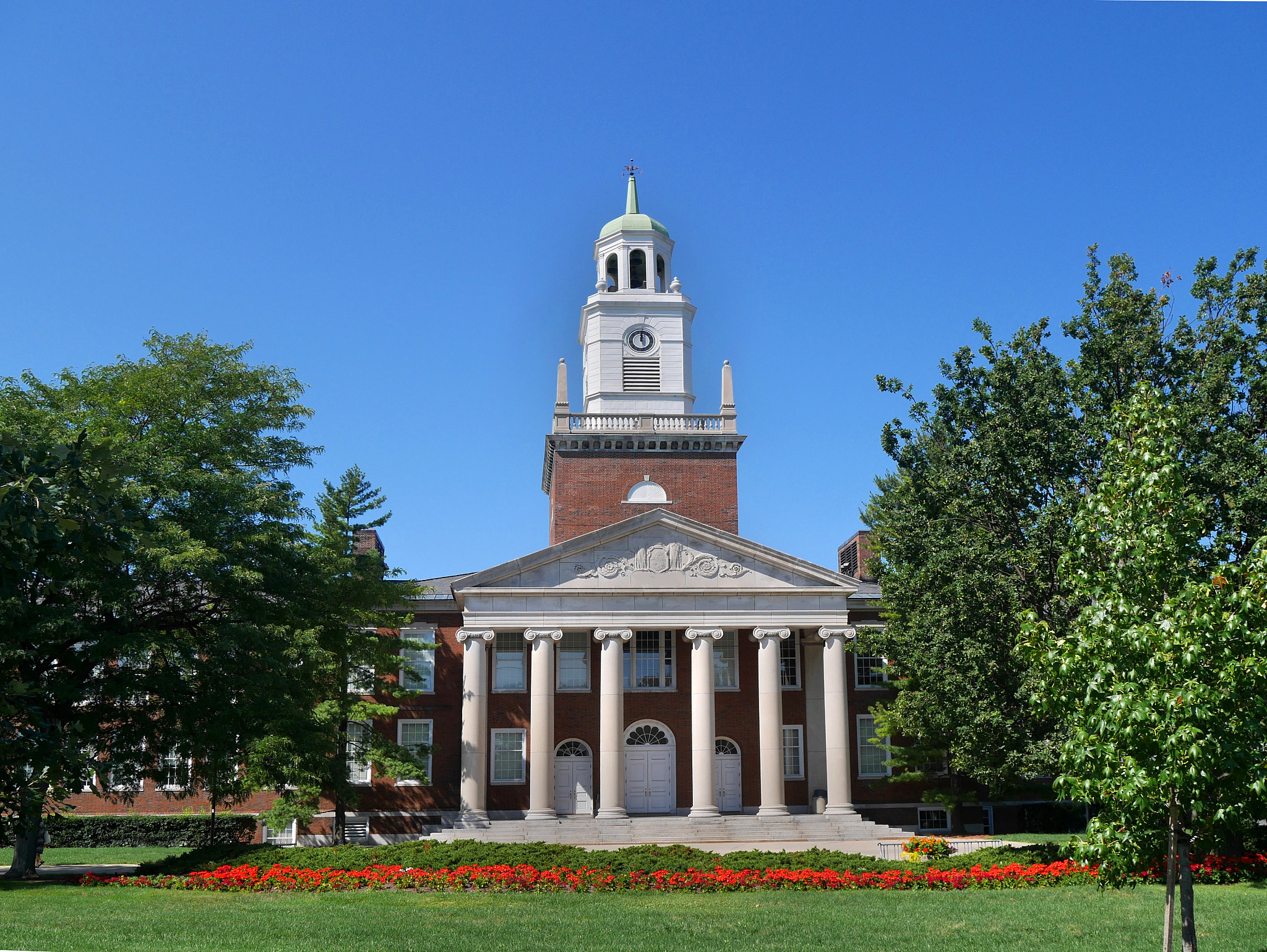 new england style college building