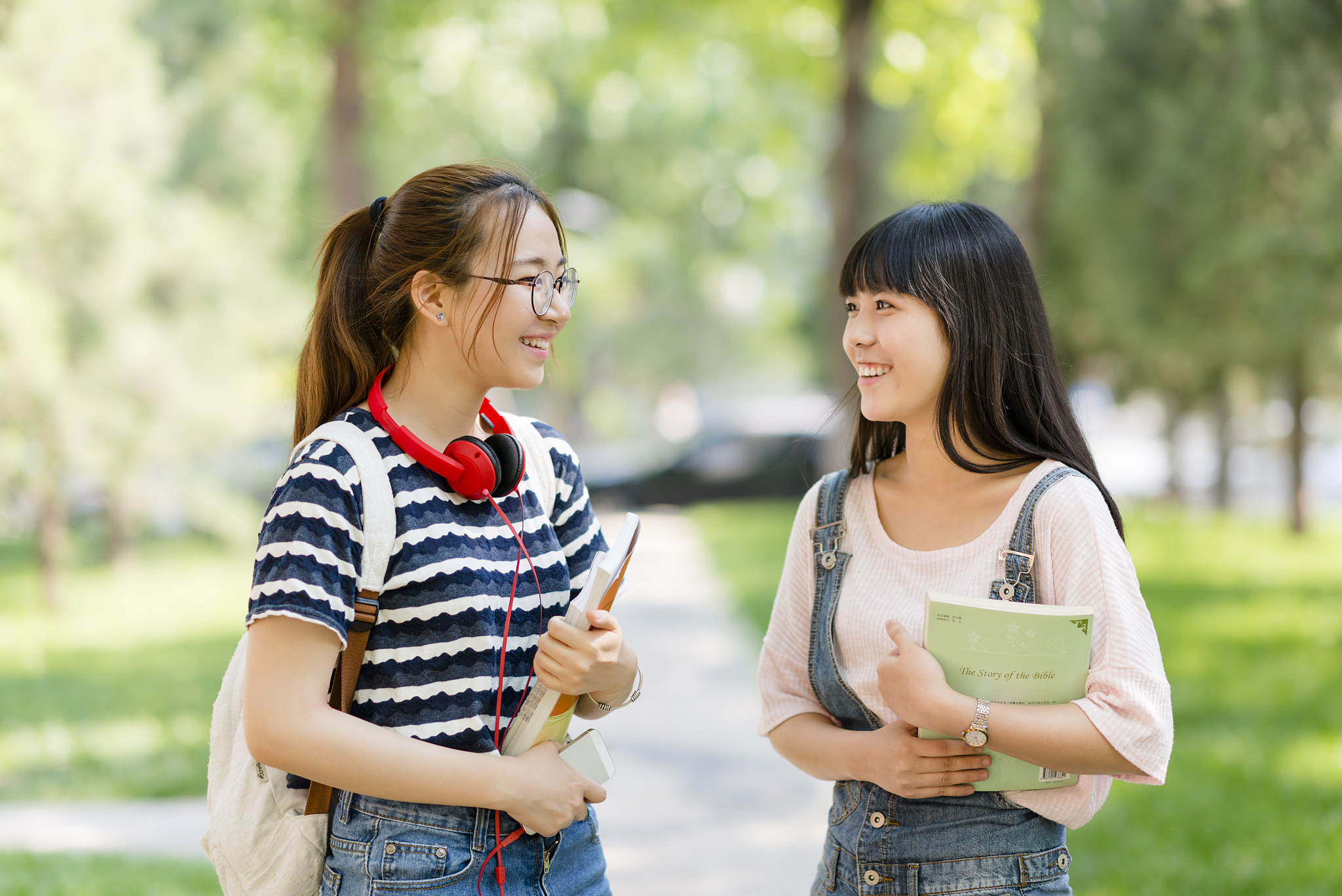 初中生活：我的天使般女同学们