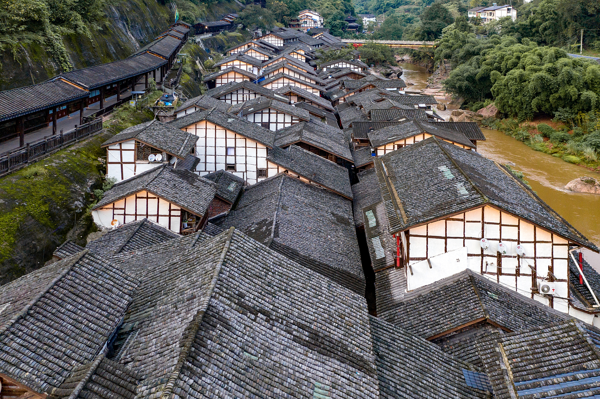 乡土建筑与传统建筑的区别：解析地域性、文化性和功能性