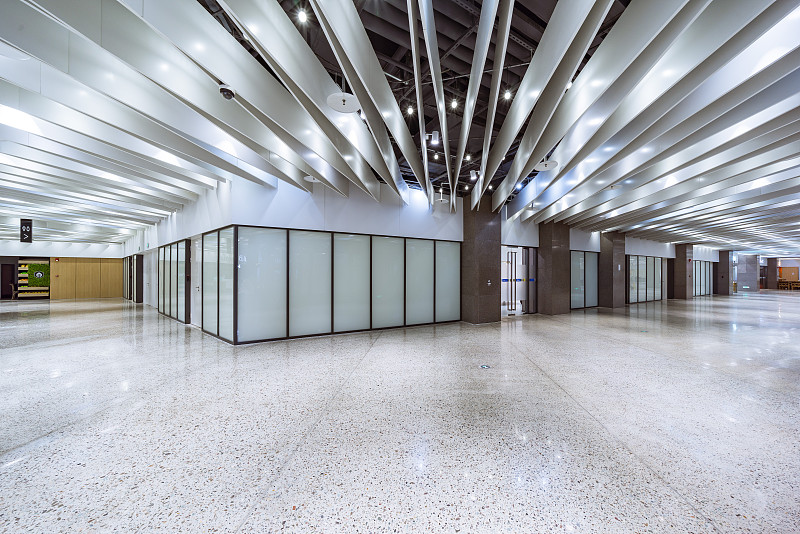 高层建筑公共娱乐场所等在进行室内装修时应采用的装修材料是回答+拓展