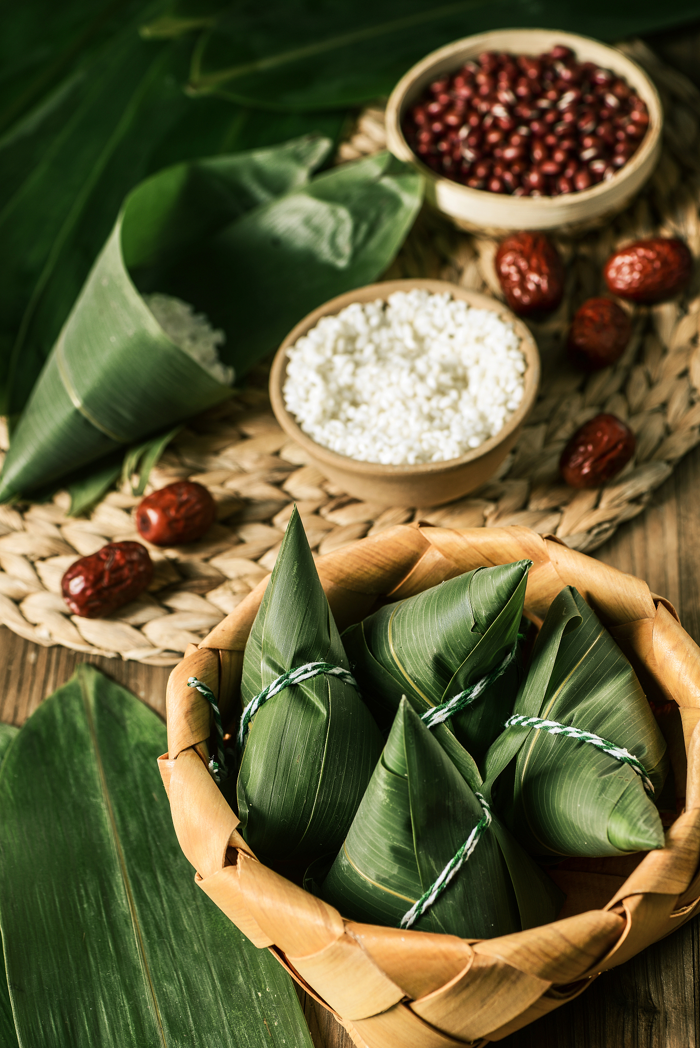 关于 第一次包粽子 530字左右要求一波三折运用多种描写生动形象