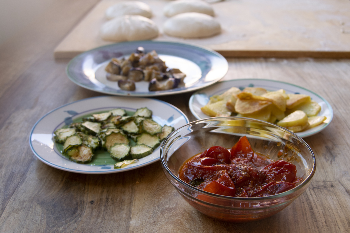 青菜芥蓝牛肉土豆丝一碗白饭, 这顿饭透露了食客什么口味？