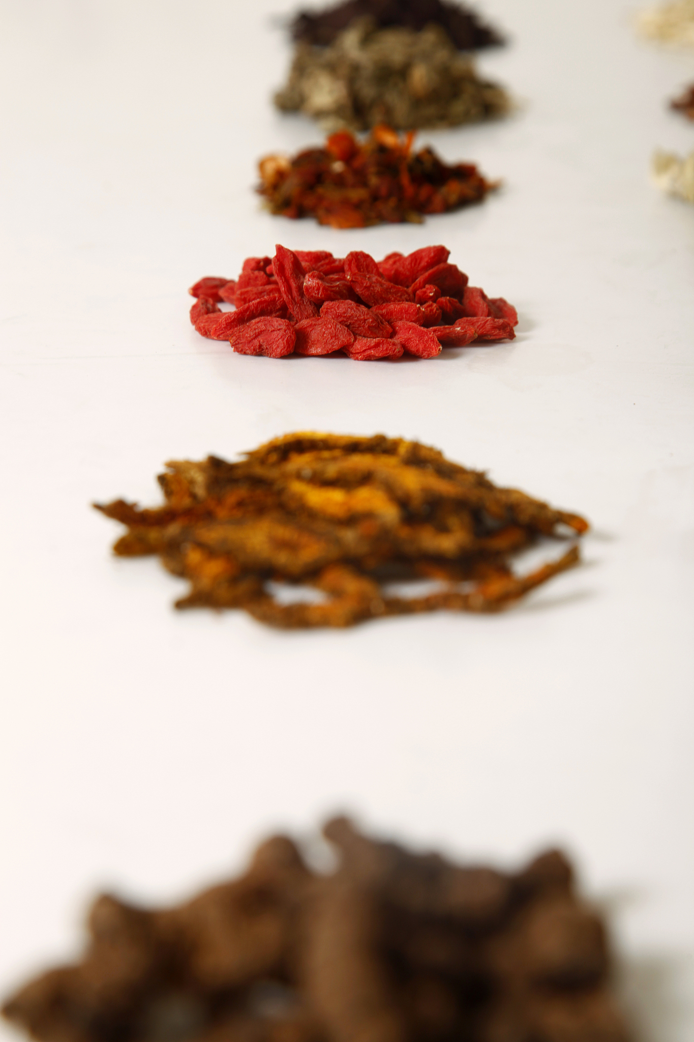 中医解读：怕冷、睡眠差、大便粘腻，这些症状可能是身体在求救！