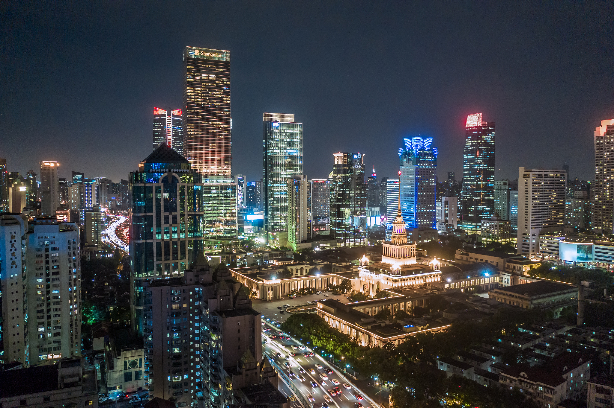 图片识别关键词 - 夜景城市建筑河流灯光
