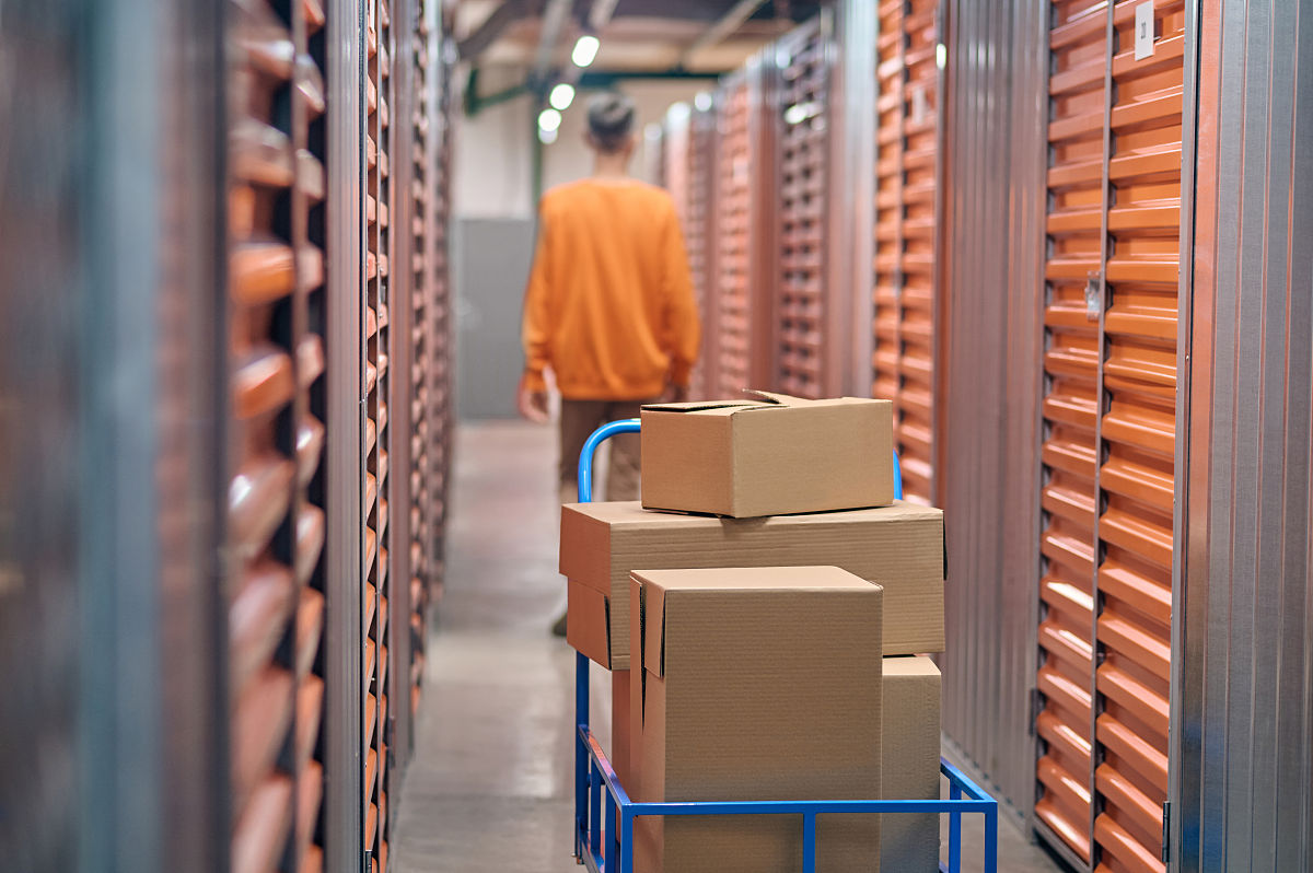 6727的内部员工认为当前的仓库管理方式是有效的3273的内部员工认为当前仓库管理方式是无效的以上数据可以得出什么结论公司应该怎么做