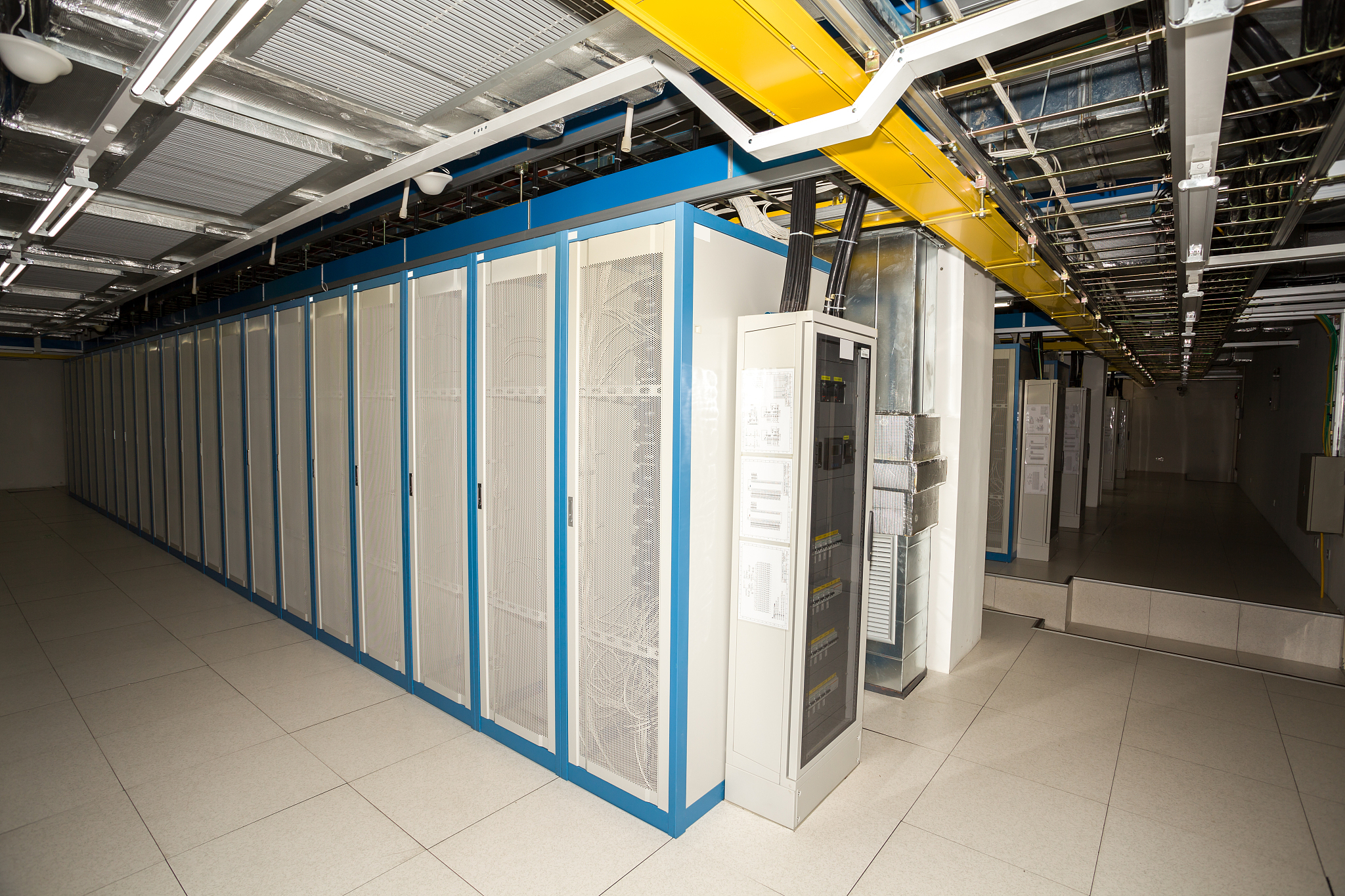 东北石油大学计算机控制中心参观日记 - 设备先进，服务社会