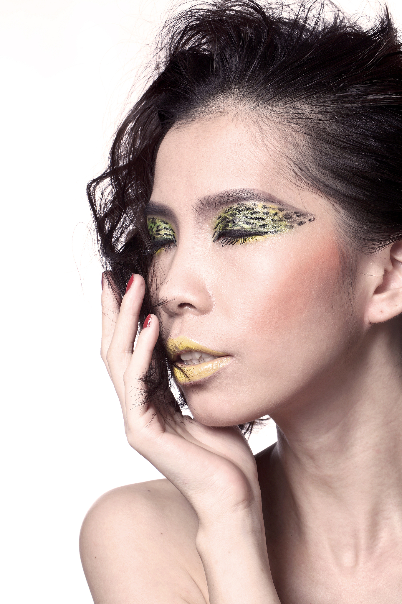 化妆课的心得体会不少于2000字。主要写自己的上课后的收获。