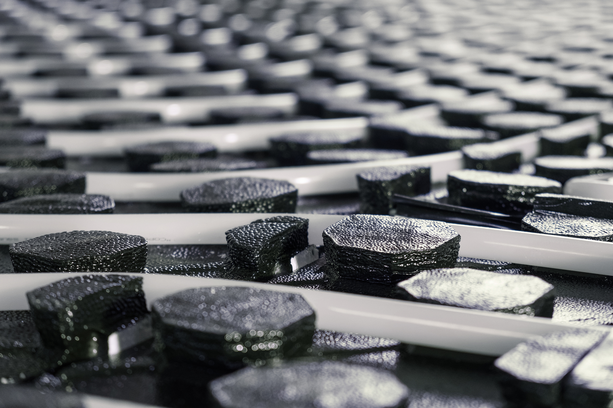 固体电介质热击穿的特点及绝缘材料受潮后的影响