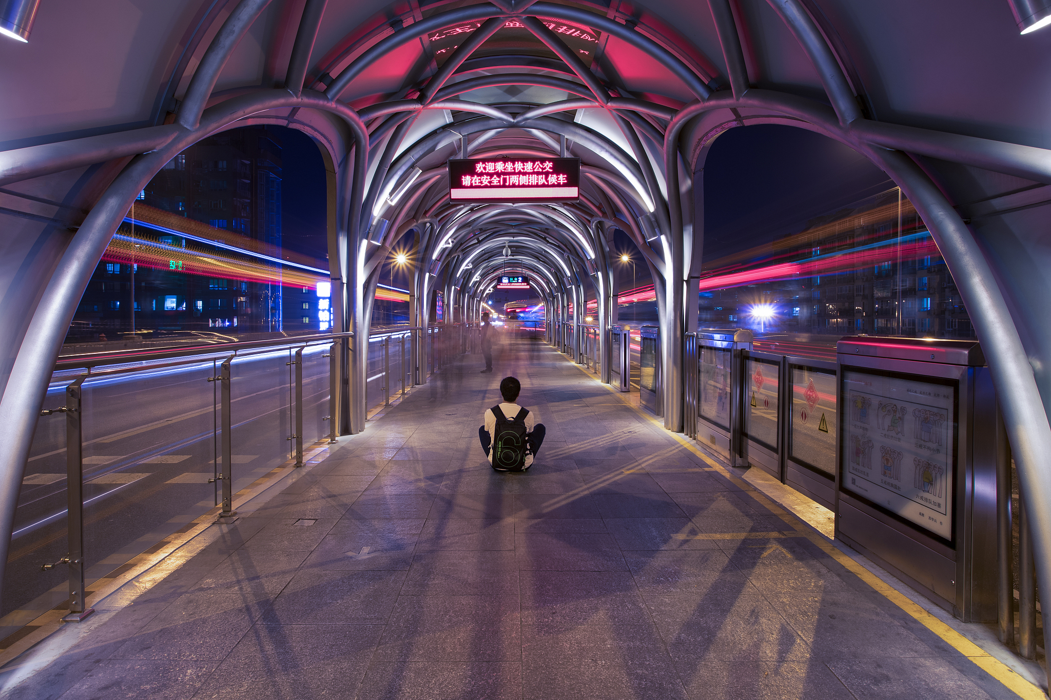 成都高速铁路：助力城市发展，共创美好未来