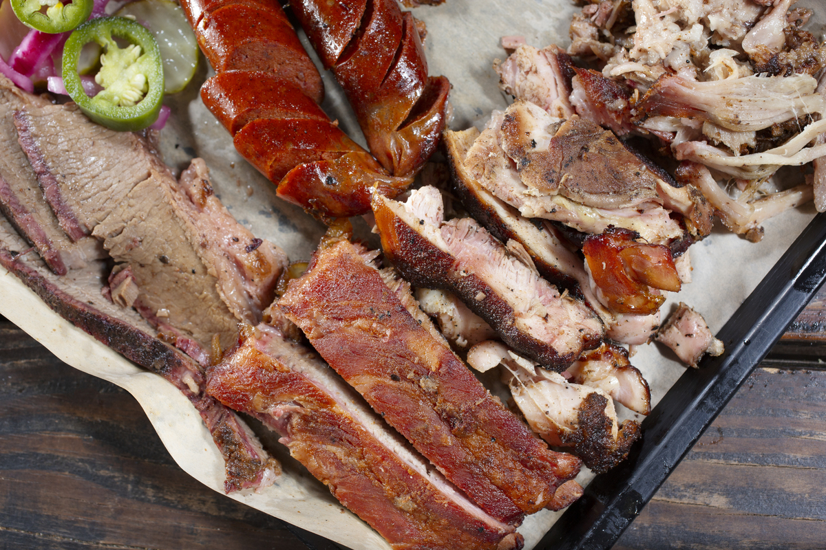 东北烤肉：炭火香气与鲜嫩口感的完美融合