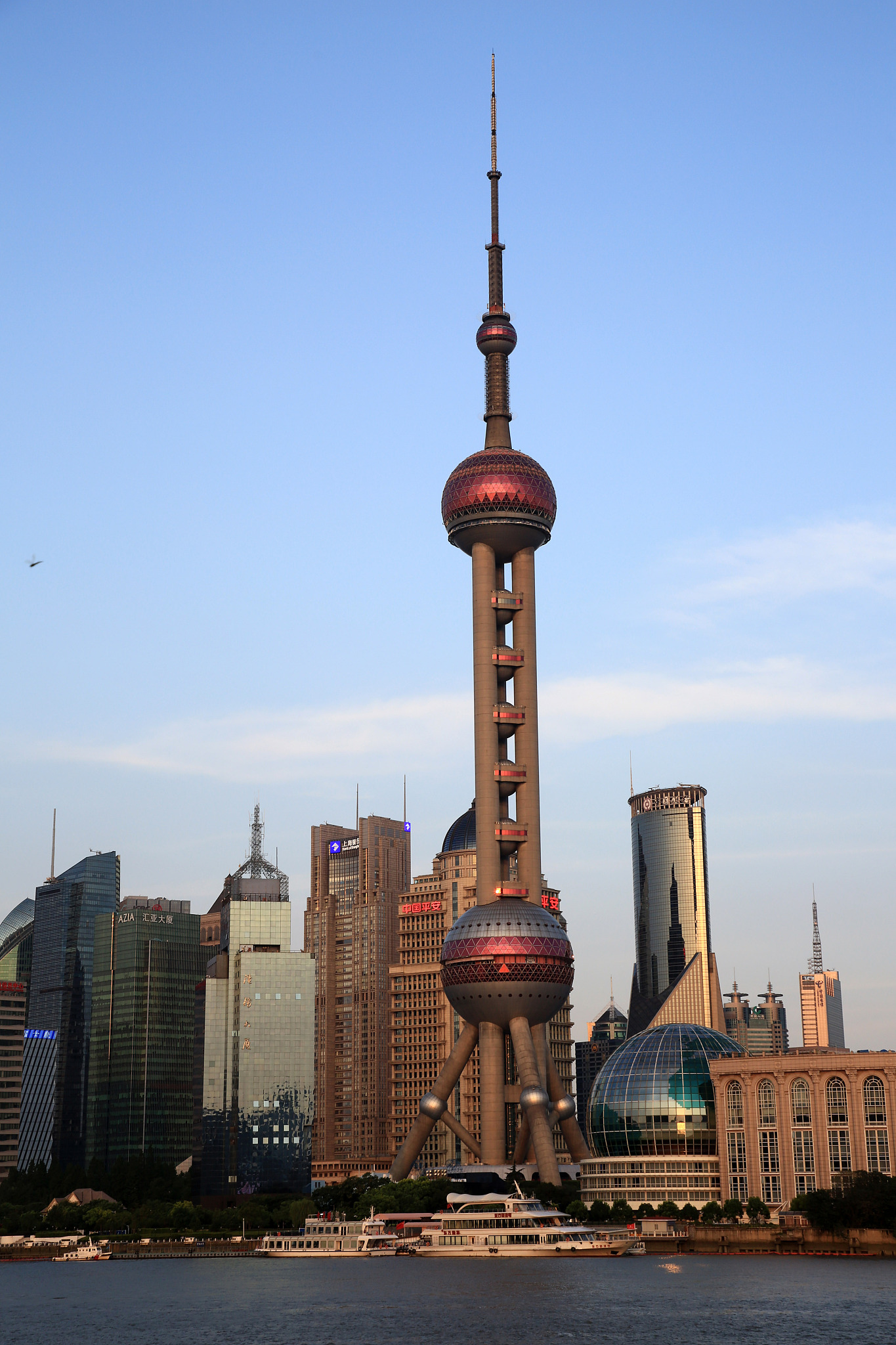 使用旅游博主的口吻写一篇对从文化景点讲述上海旅游的文章1000字