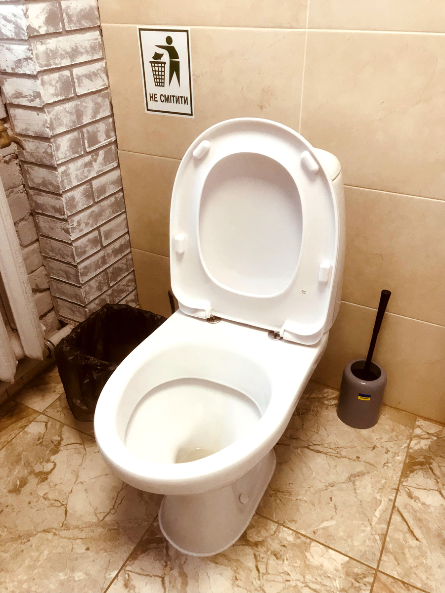 马桶进水口位置：左右区别及正常位置