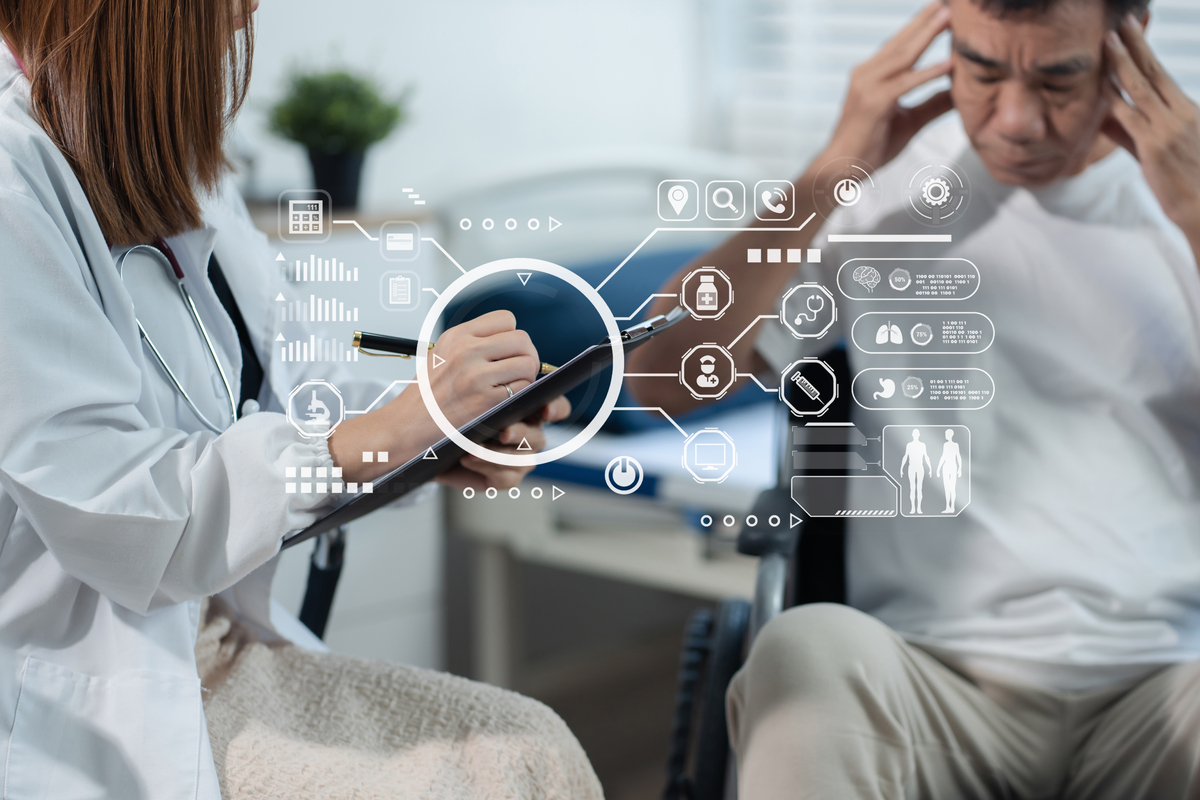 修改并扩写：智慧养老作为一种全新的养老模式其核心理念是通过先进的科技手段和人性化的服务模式使老年人能够享受更加方便、舒适、安全、健康的生活。然而对于智慧养老很多人仍然存在着诸多的误解和不了解。一些人认为智慧养老只是简单的机器人化服务缺乏人情味；还有一些人认为智慧养老的费用过高仅适合少数富有的老年人。这种认知的错误不仅会影响老年人对智慧养老的接受和信任也会阻碍智慧养老模式的普及和推广。因此我们需要通