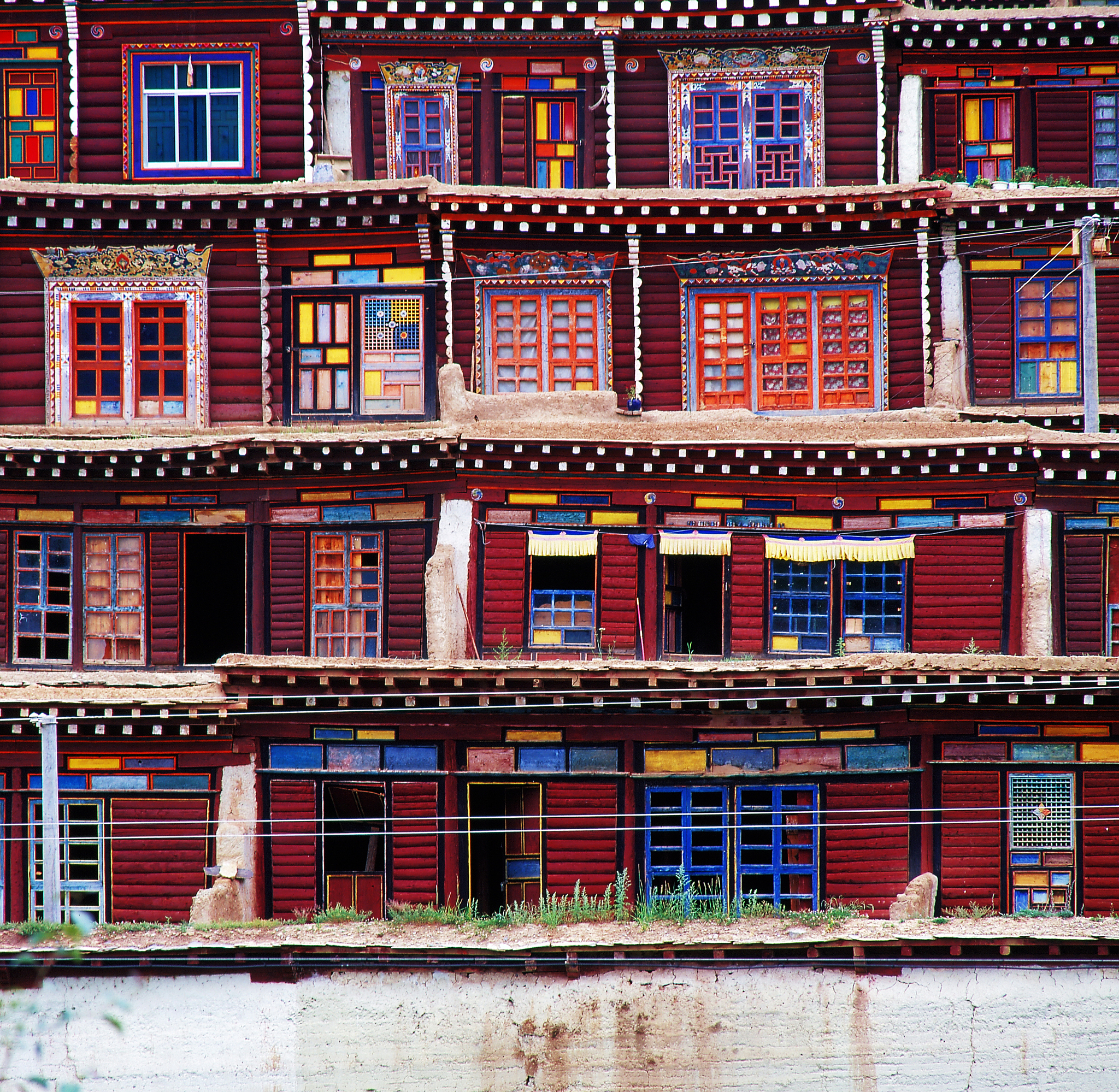 四川建筑资质办理指南：从等级划分到申请流程一网打尽