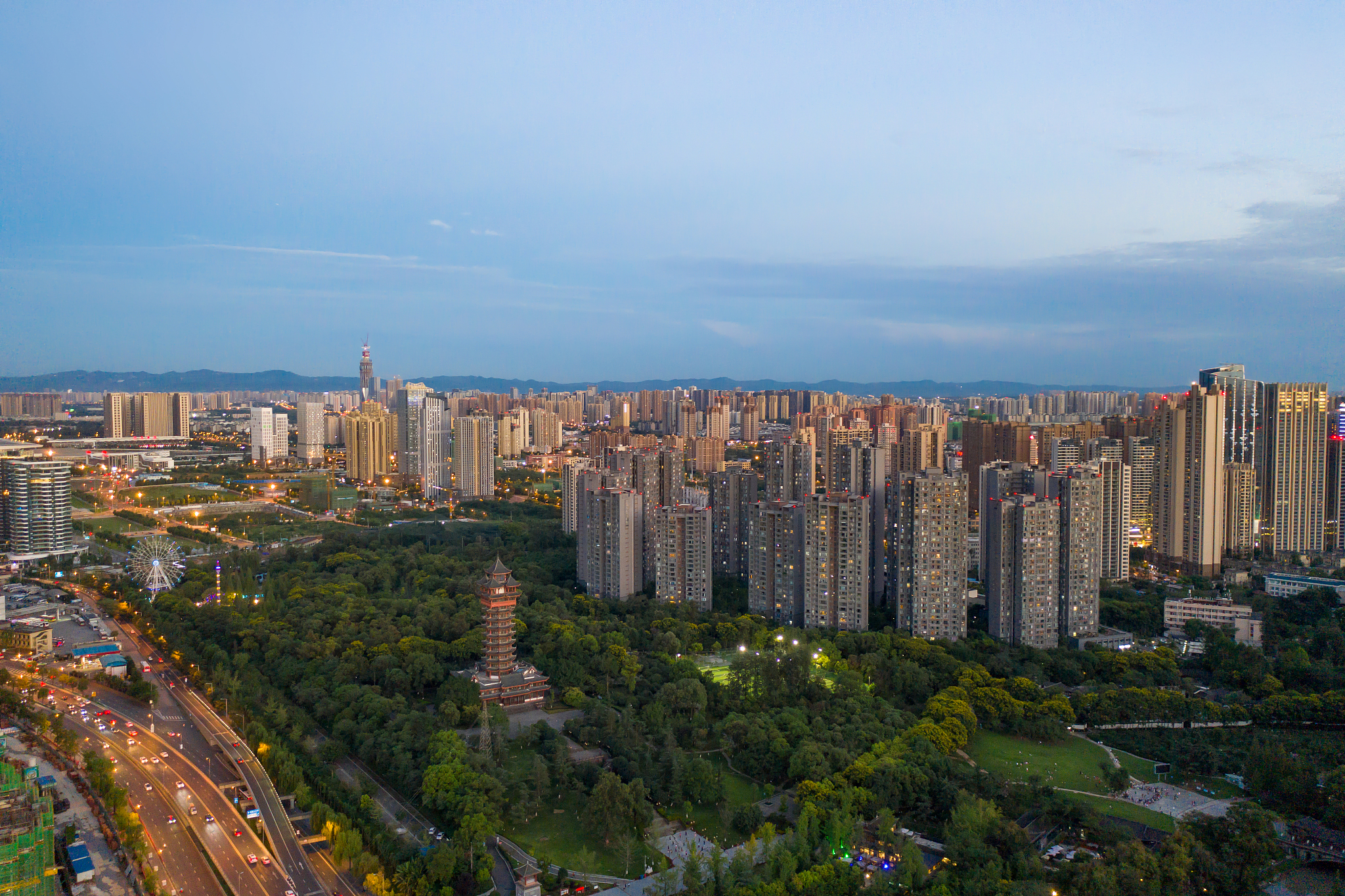 成都塔子山公园航拍