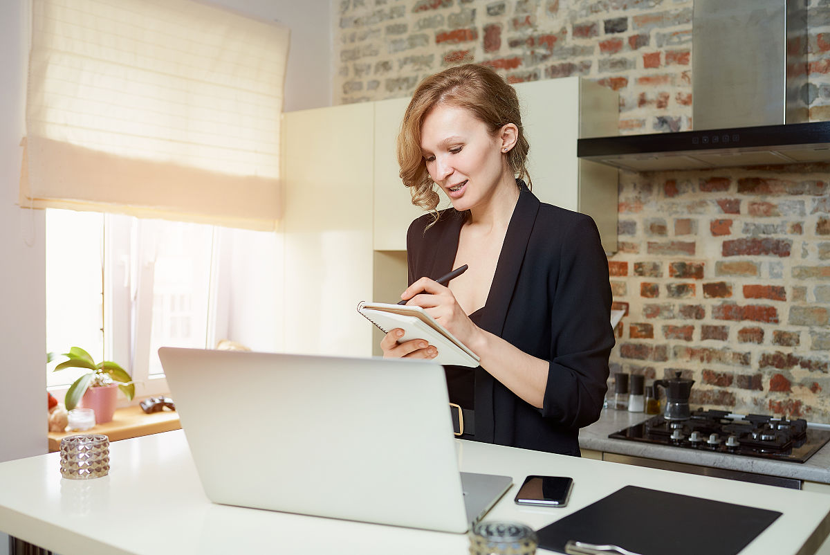 如何写好工程项目物资设备管理工作交流汇报材料