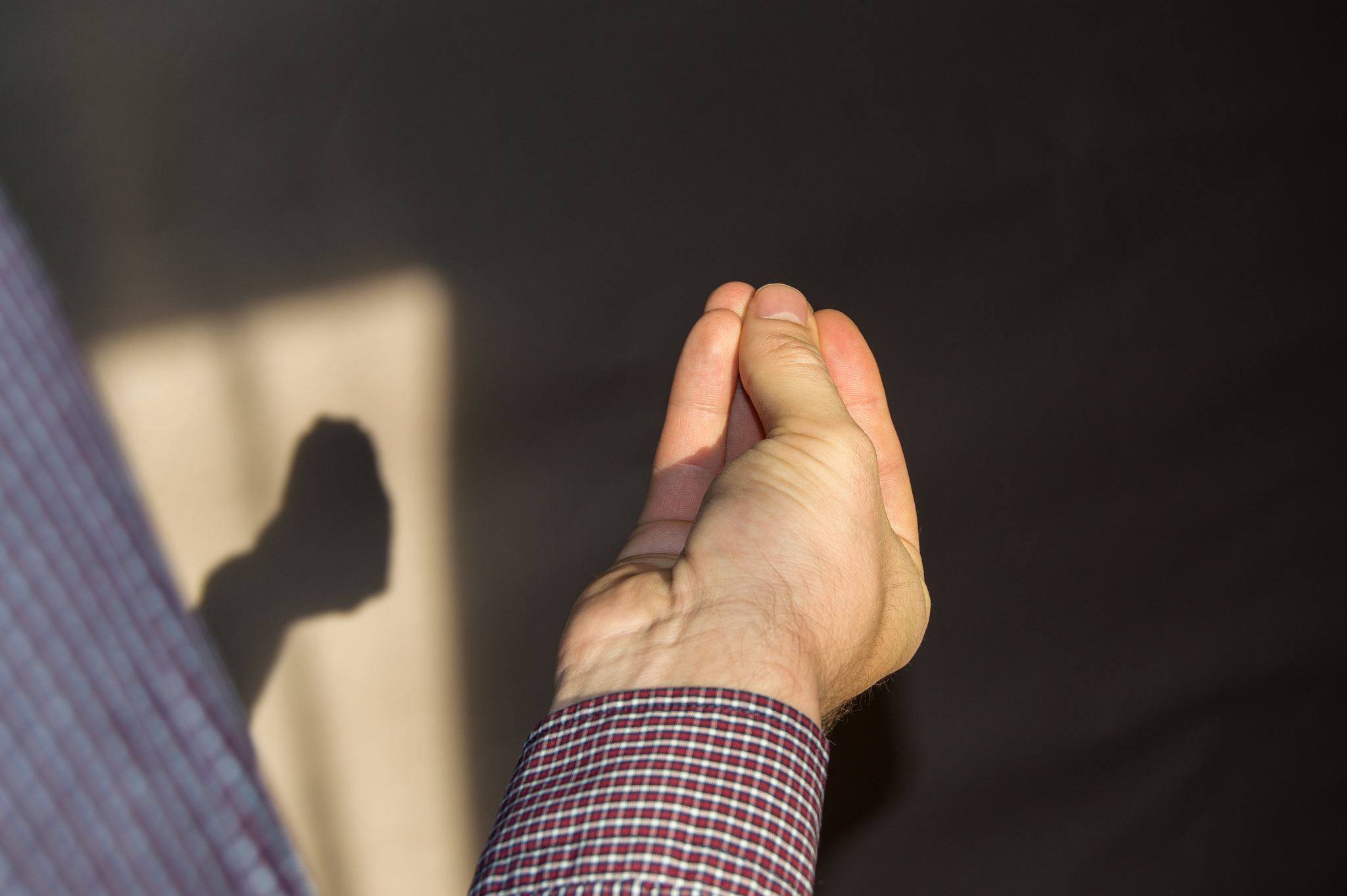 女的手指0个螺代表什么，