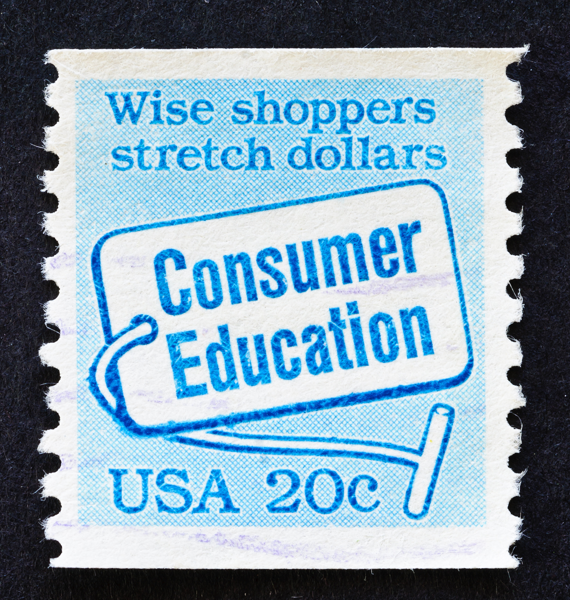 英语作文题目是中远公司是国内最大的贸易公司现招聘一名秘书秘书专业毕业毕业或有两年秘书工作经验英语口语流利会使用常用的办公软件要求300以内字