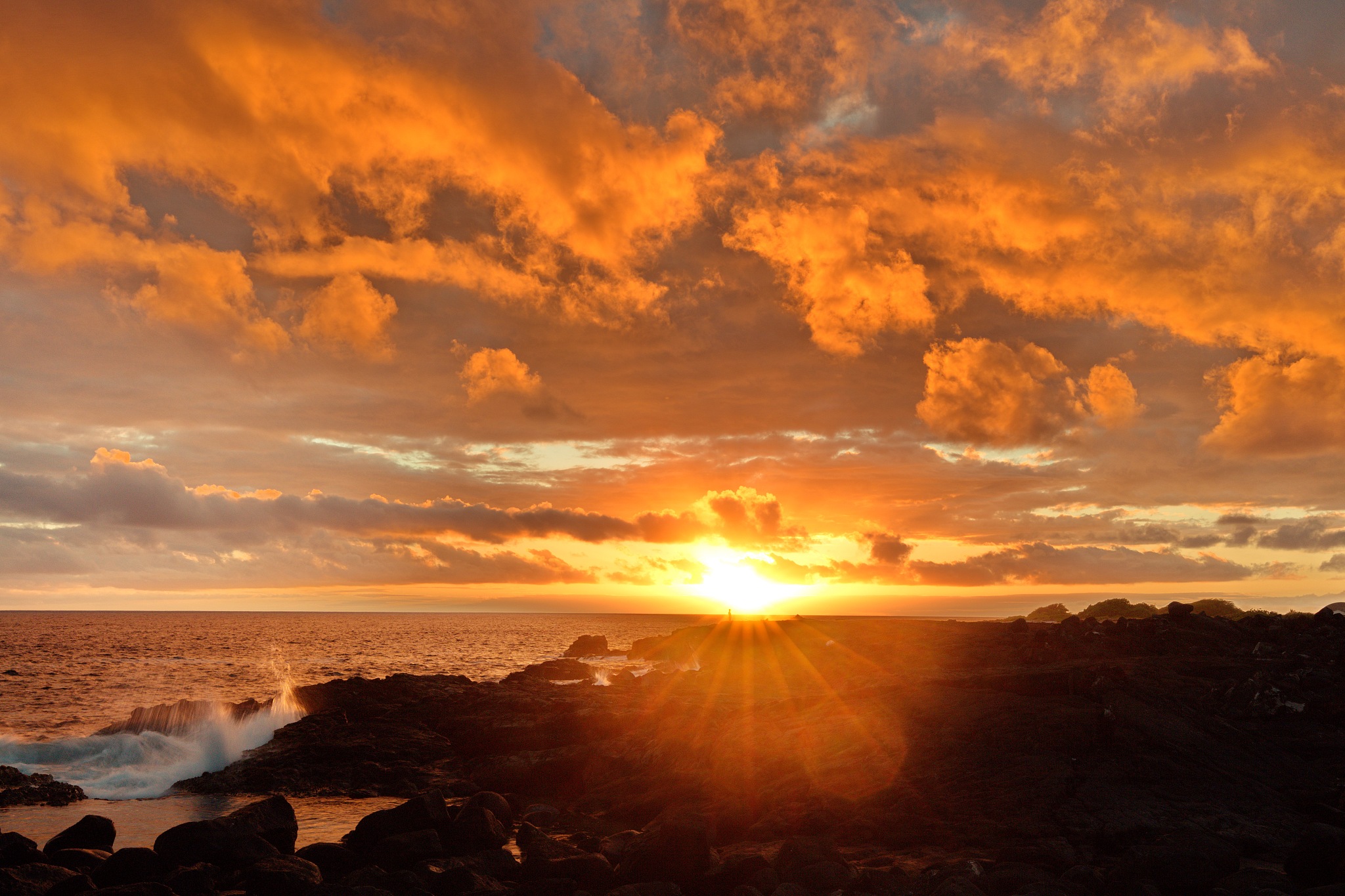 Golden Sunset: 10 Words to Paint a Vivid Picture