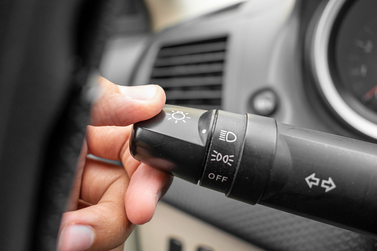 汽车档位上的P R N D 都是什么意思是什么单词的缩写还有什么字母？