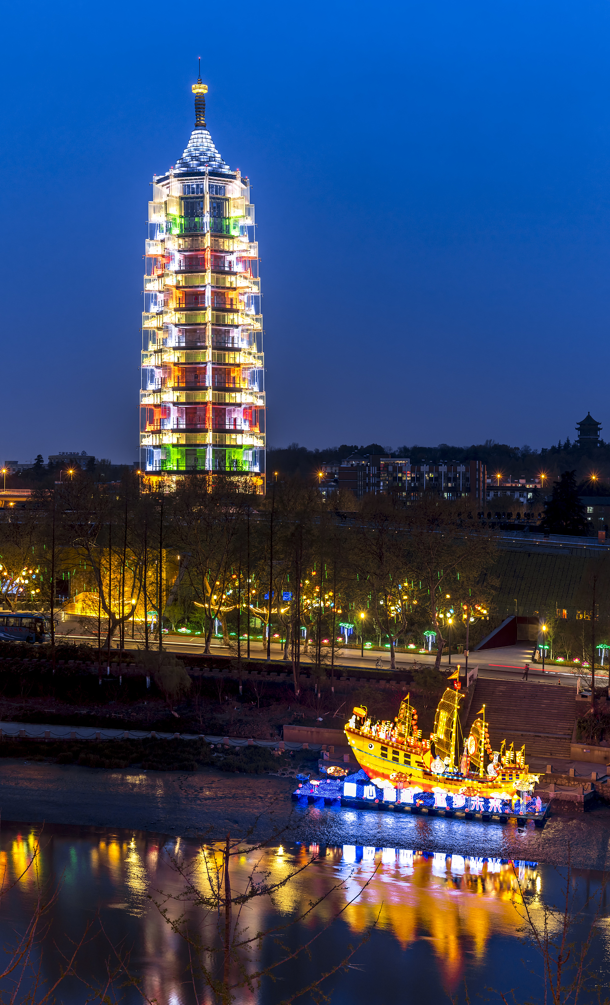 我想去南京玩2天1夜帮我做个攻略