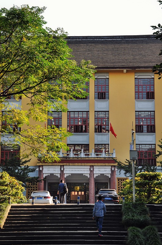 重庆市农业学校电子专业好就业吗升学院校都有哪些