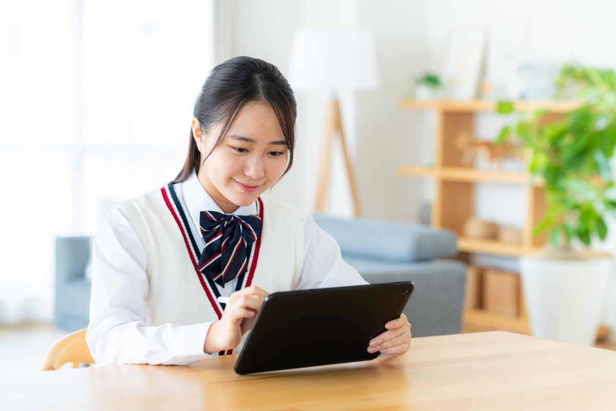 该就业模式有较为充裕的闲暇时间工作模式灵活能满足女性兼顾家庭的需求