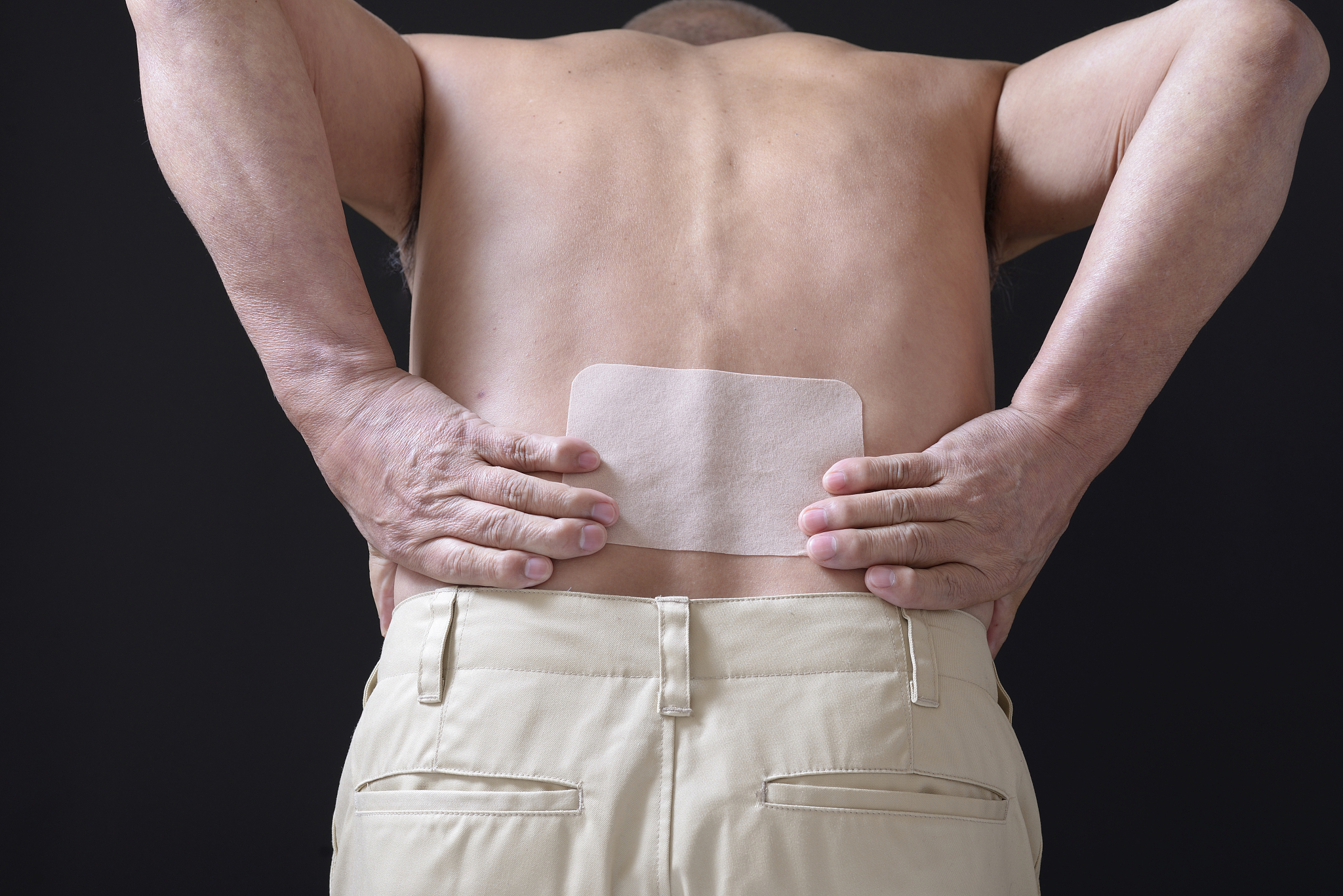 扭伤腰部？快速缓解疼痛的7个方法