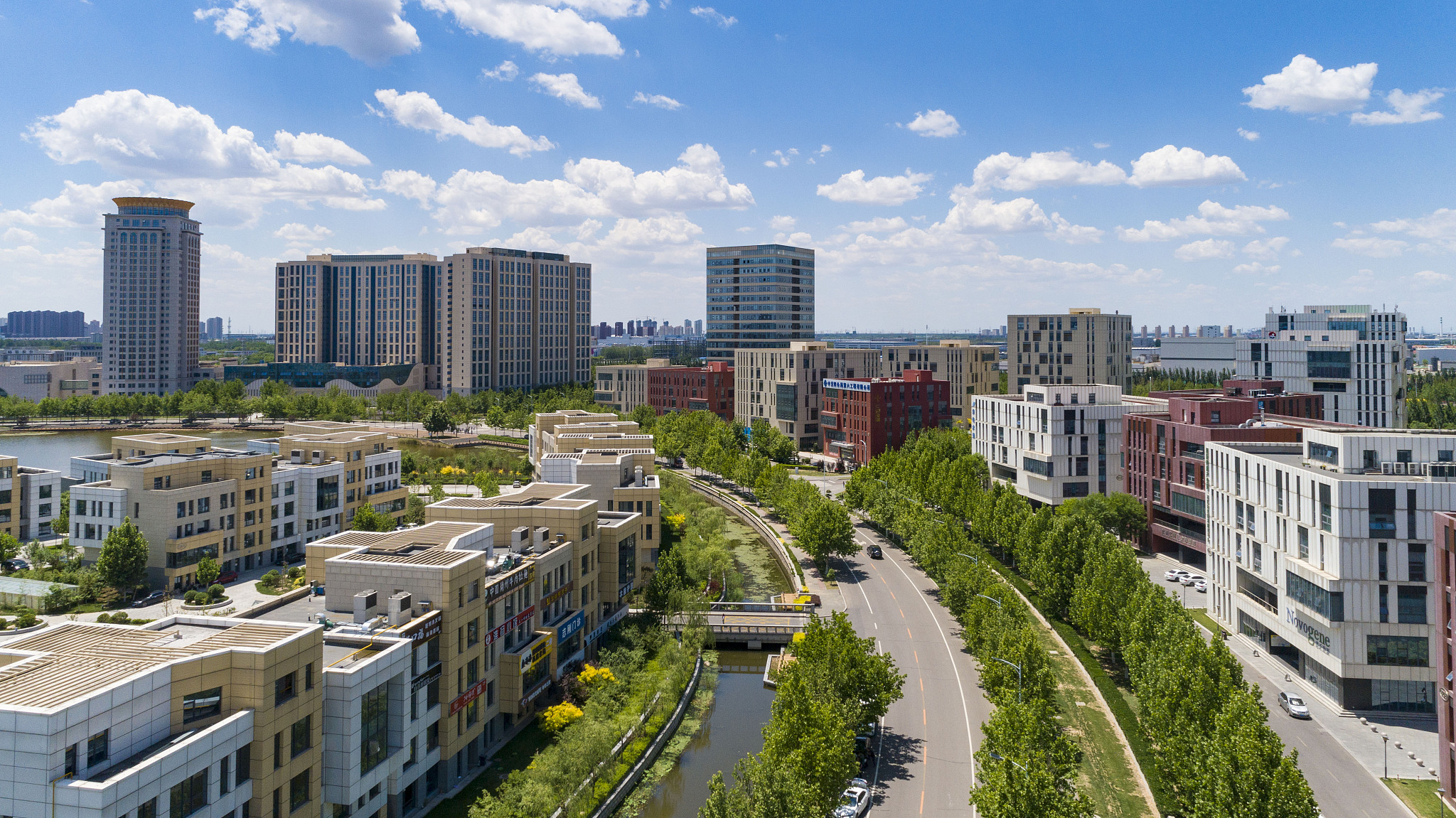 你可以以歌颂进步为主旨的5000字的小说吗