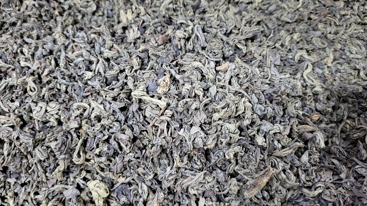 白茶里有黑虫还能喝吗？如何去除虫子？