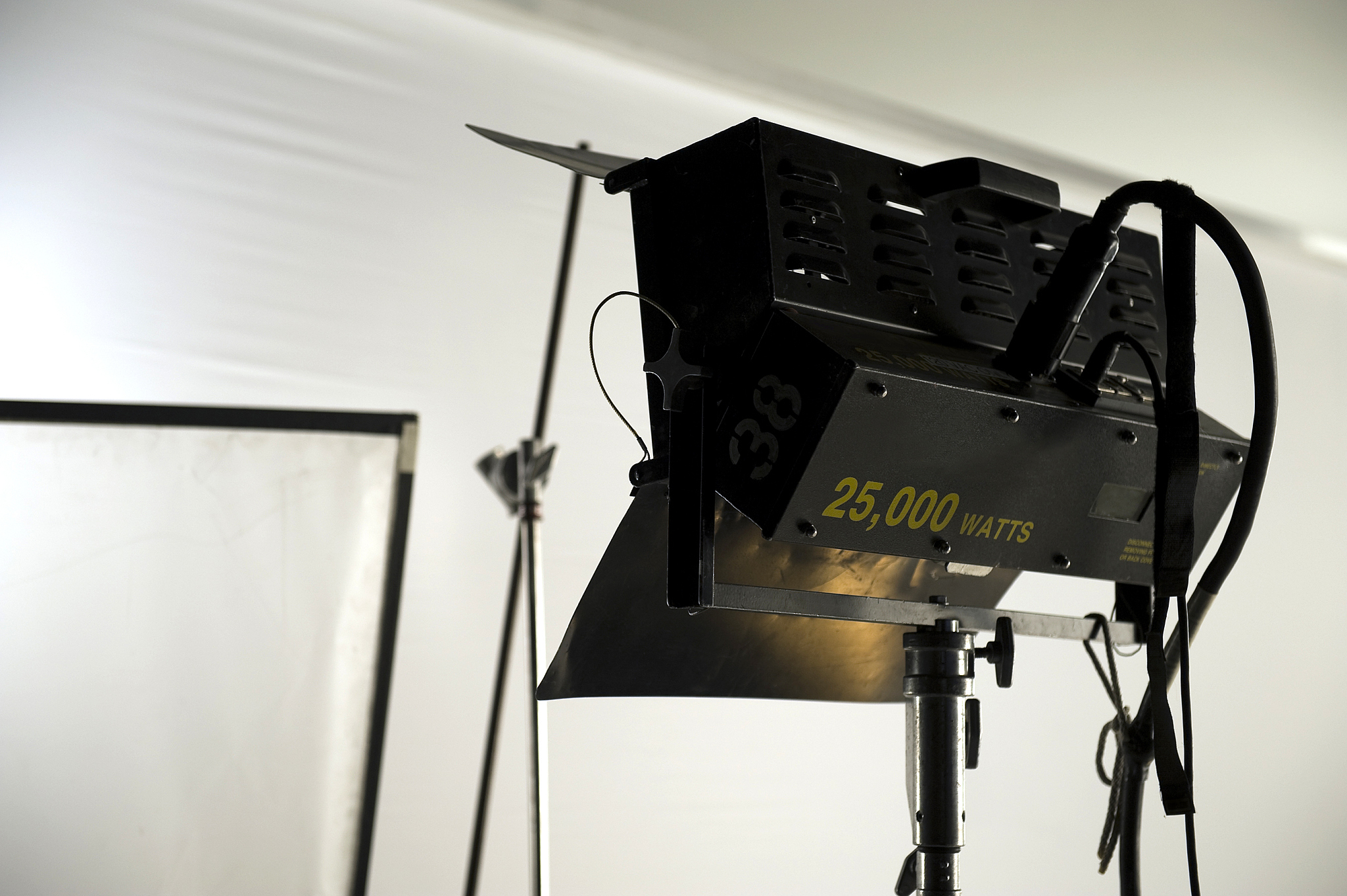 灯光师在电视台的作用：提升节目艺术表现力的关键角色