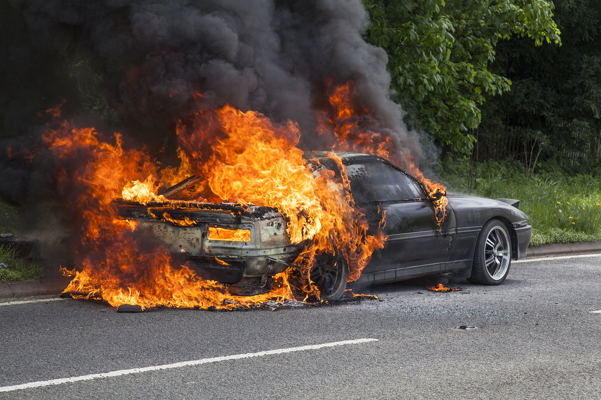 发动机爆震产生的燃烧特征为火焰传播速率急剧增大 降低这句话的重复率