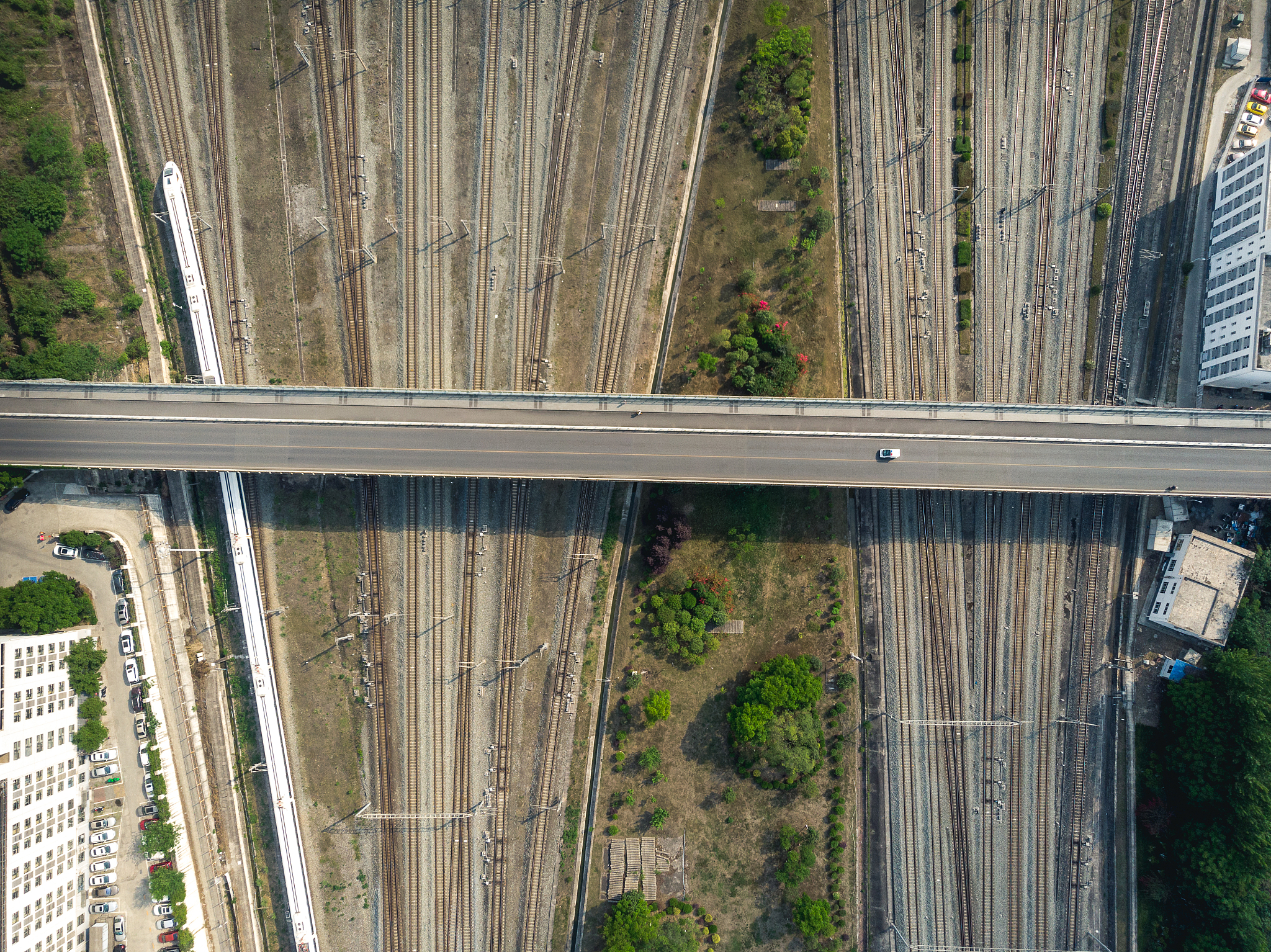 成都铁路专业学校高铁专业就业前景分析：未来高铁人才的广阔舞台