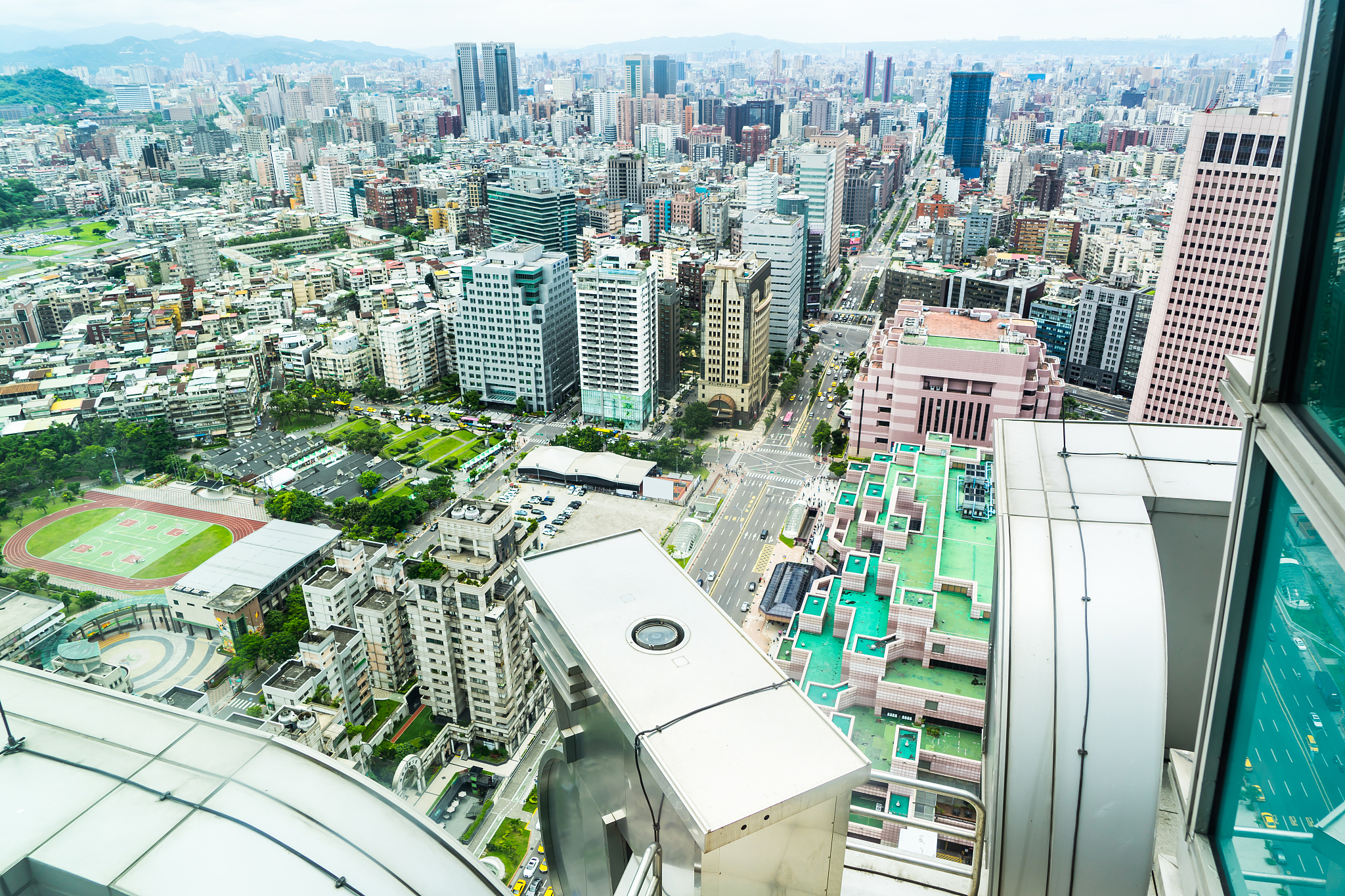 city skyline aerial view in taipei 101, taiwan