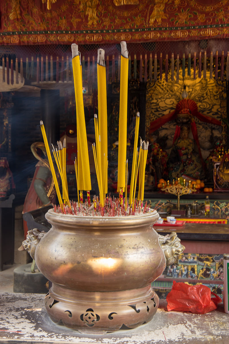 16寸的斗母上几柱香好