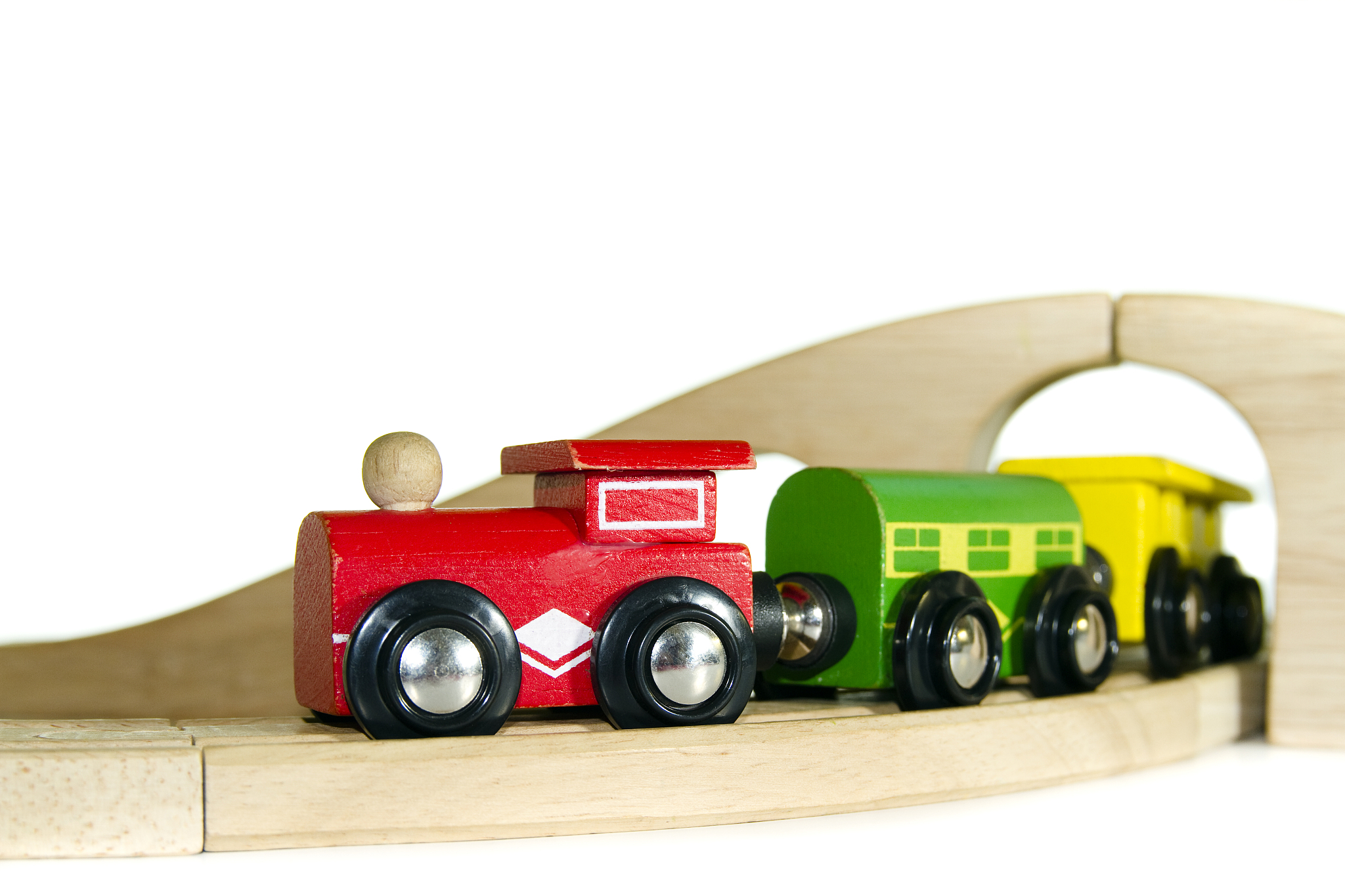 我想生成一个火车玩具图请你帮我描述一下这个画面然后请帮我转换成Midjourney可以用的英文词