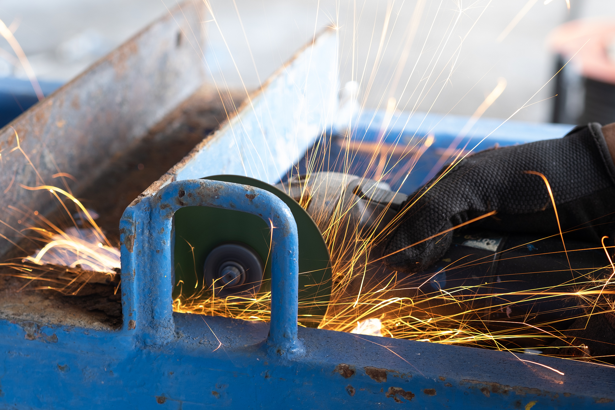 写一篇硅铁的SEO软文大纲