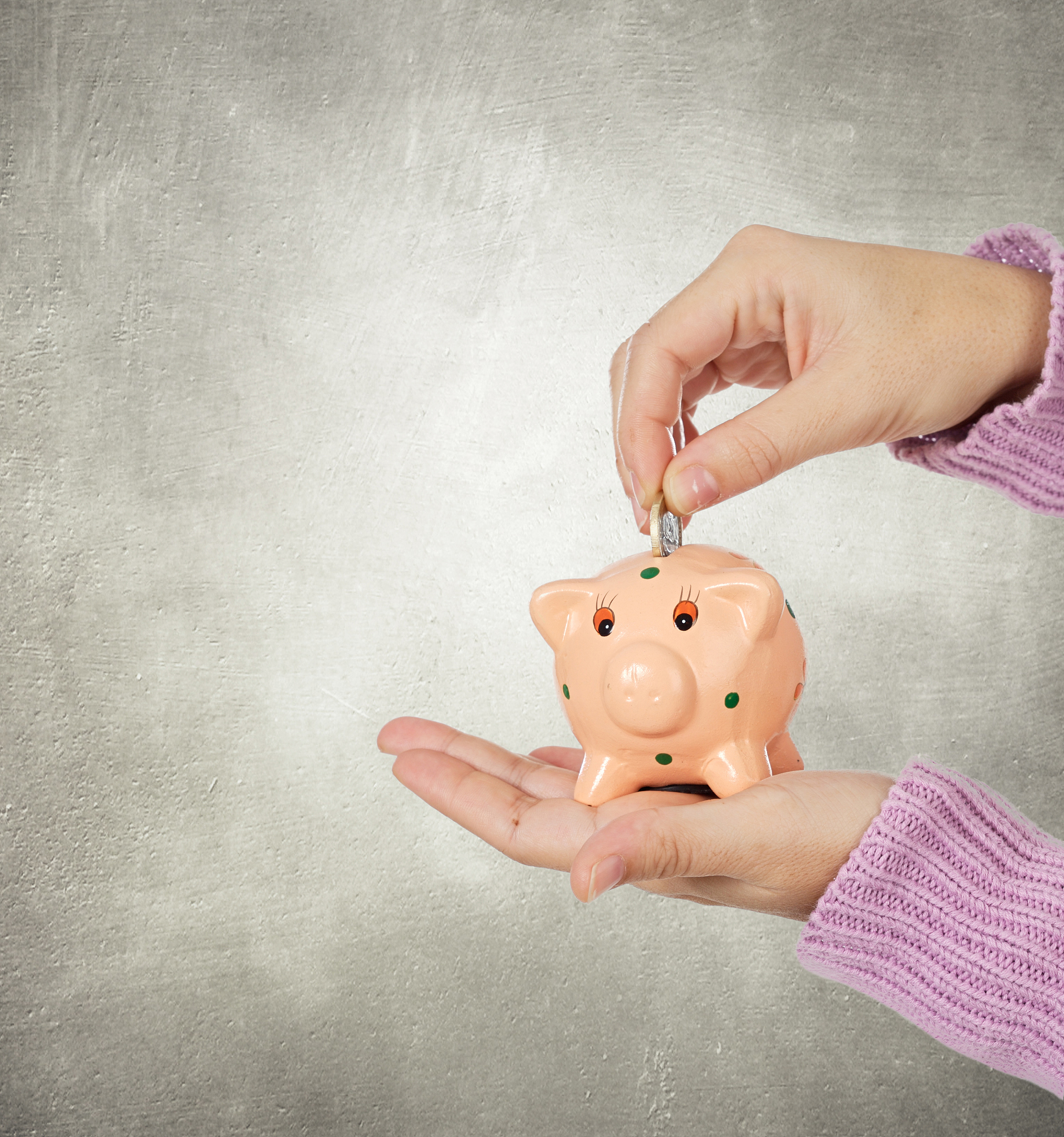 道具分配策略对回合数的影响：基于两种分配方式的计算