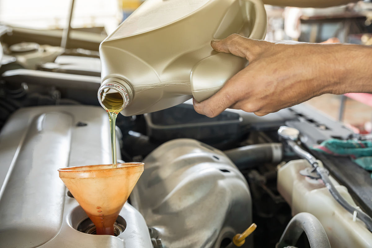 请帮我写1篇600字博客文章主题是：机油怎么洗