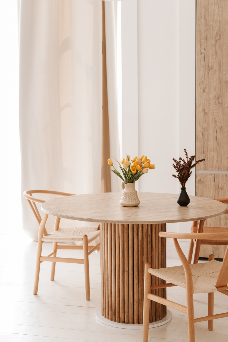 给我一个奶油风餐椅北欧风好评 限60字