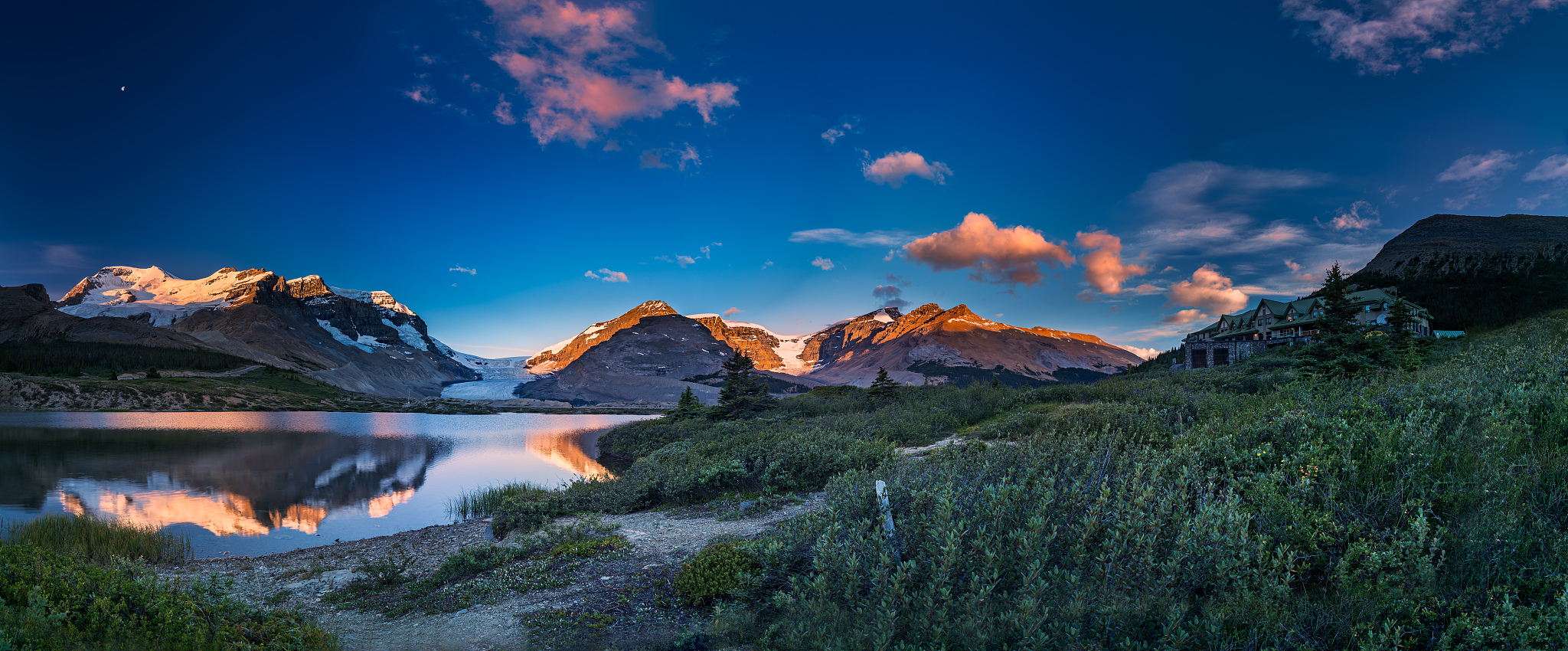 the tranquil morning at ice field center