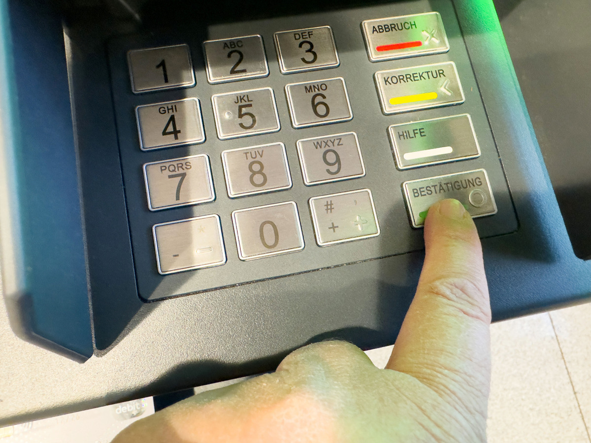 上锁后将无法进行境内ATM取现交易不含二维码取现。这是哪类安全锁的作用1分