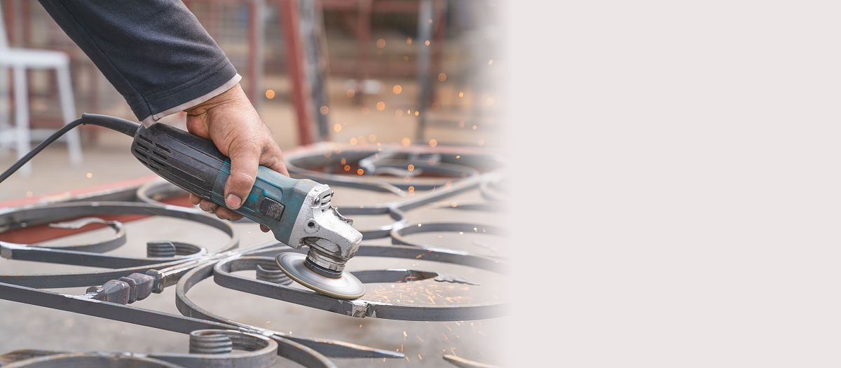 实习目标：掌握小圈沟道磨工序的加工工艺内容包括磨削余量、磨削用量、磨加工技术条件及检测方法、检测仪器的使用；熟悉小圈沟道磨加工设备的型号、加工范围、加工精度了解加工原理。 以上是我毕业实习的第7天实习的内容请根据以上内容写一篇400字左右的实习日志。