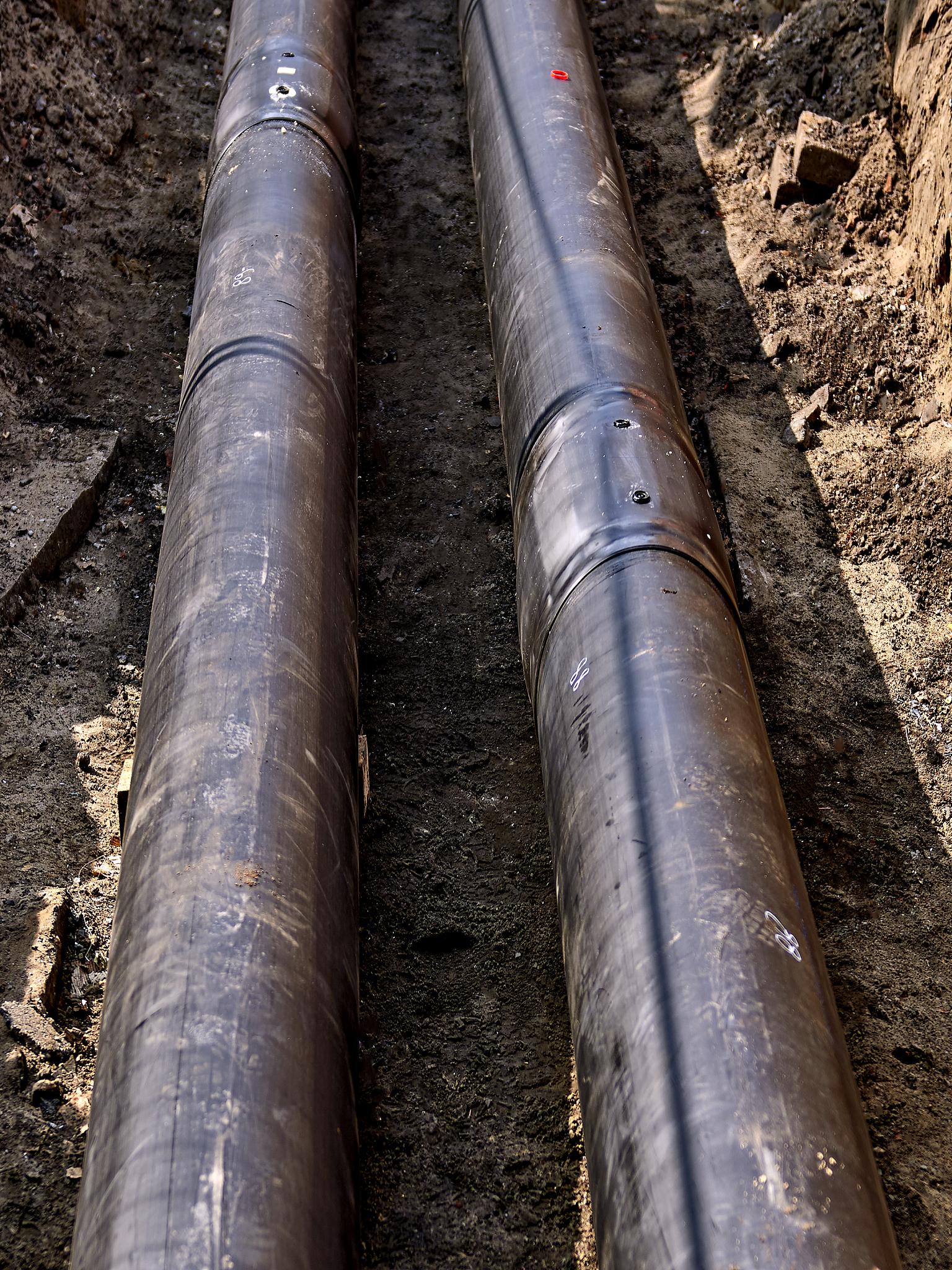 Steel pipe is often more economical for higher pressuresBy changing parameters the design can result in alternative materials becoming most attractiveGRP pipe is more attractive at intermediate pressu