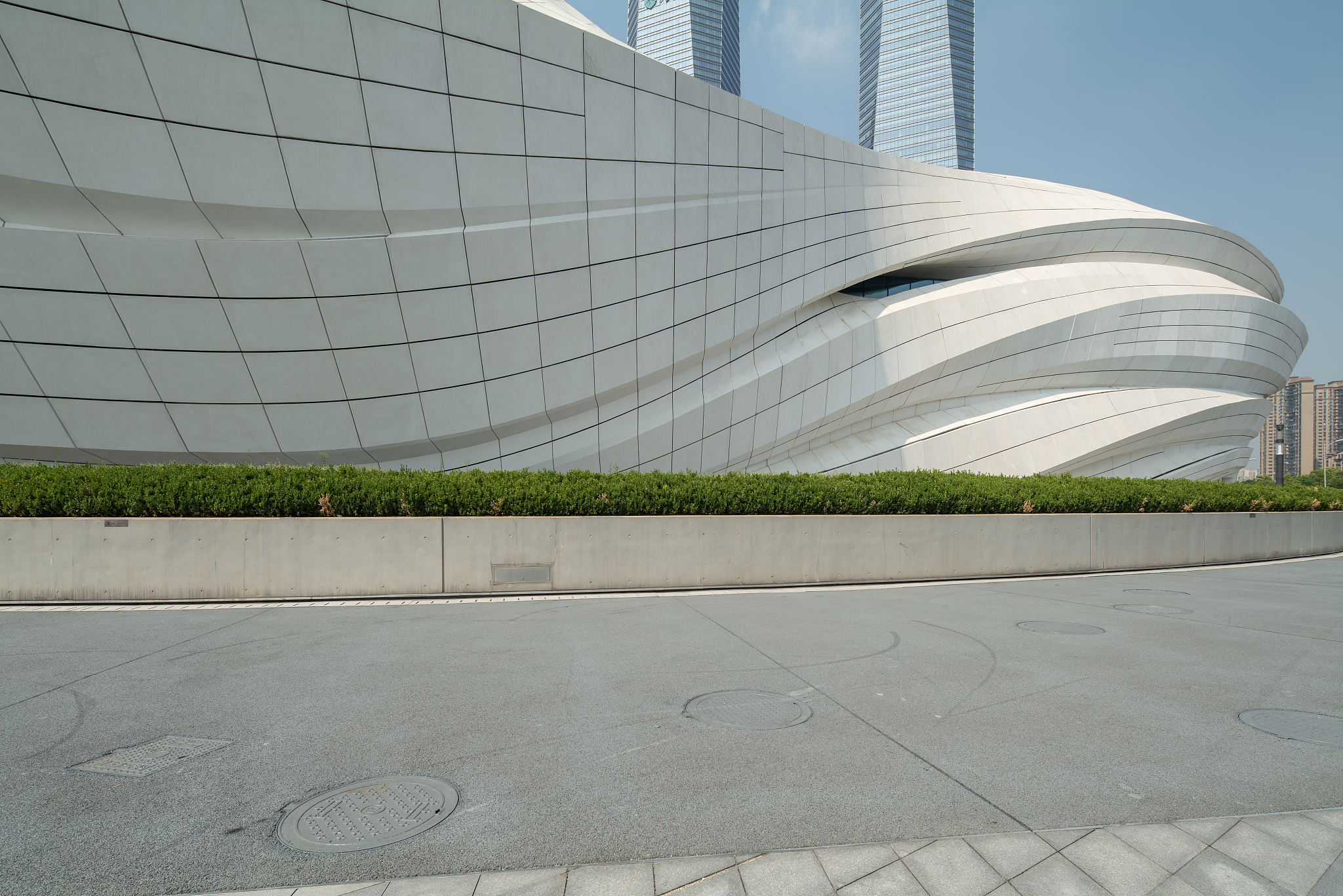 我最喜欢的设计师扎哈·哈迪德 2000字